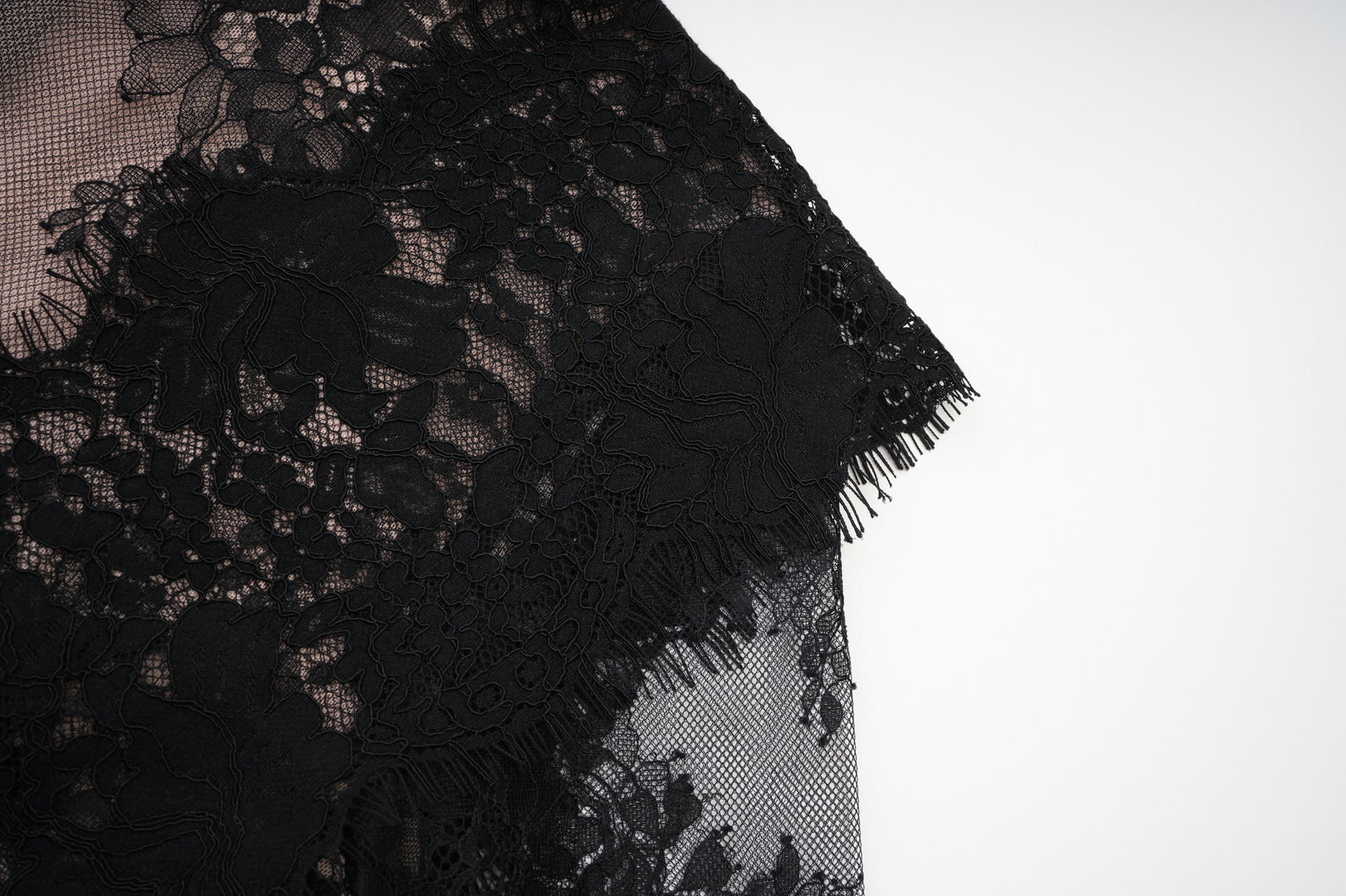 d45f5fd2422a606ec94c310913e84649.jpg Fashionslee Women Bavo Black Lace Long Sleeve Maxi Dress