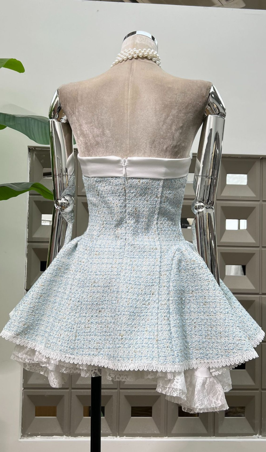 d4b4c95a87ce26181687d92bc4f1cc57.png Fashionslee Women Hitomi Strapless Bow Lace Mini Dress