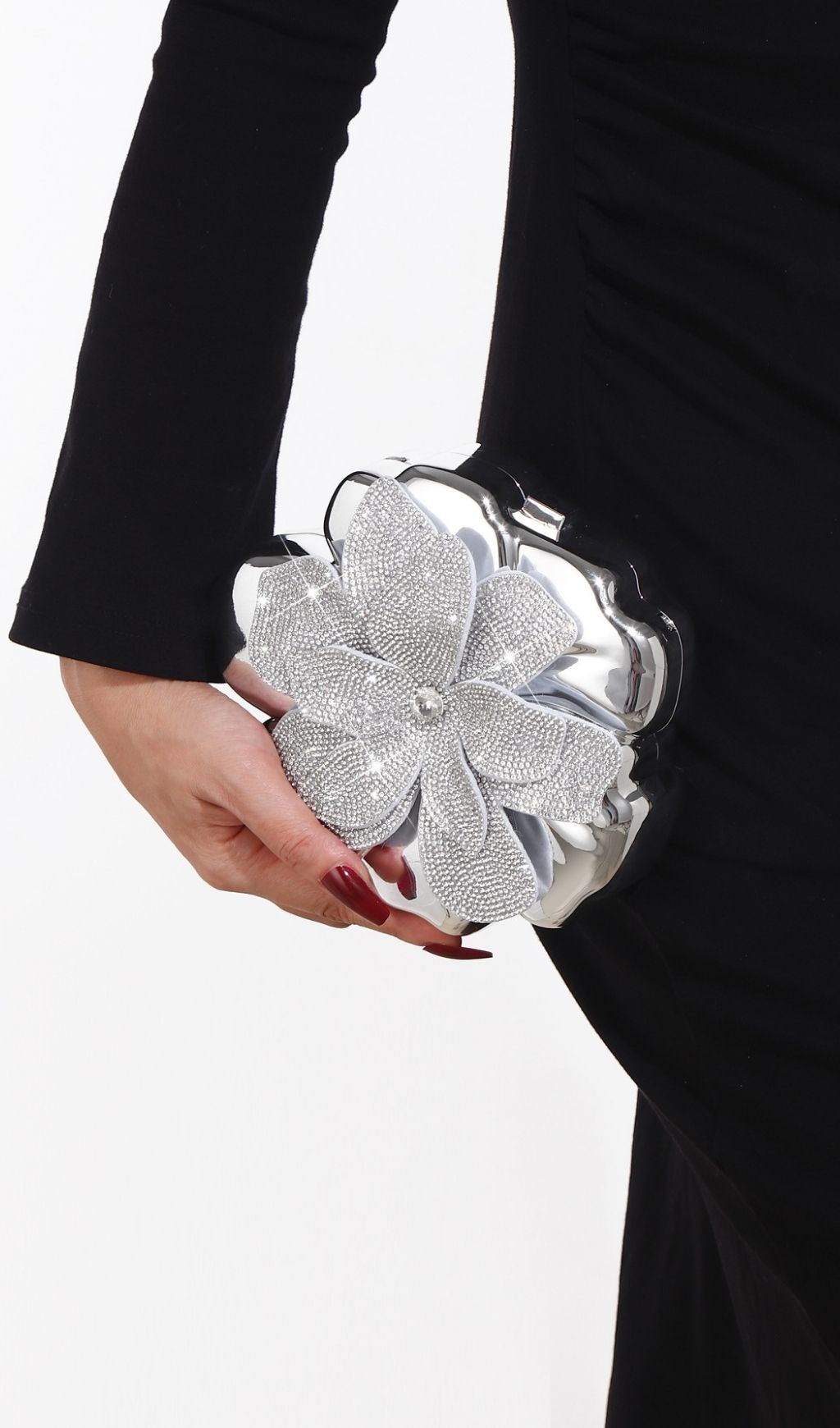 d52ebbb2c419a8b40de814e1a24fed6b.jpg Fashionslee Women Khoi Silver Flower Diamante Bag
