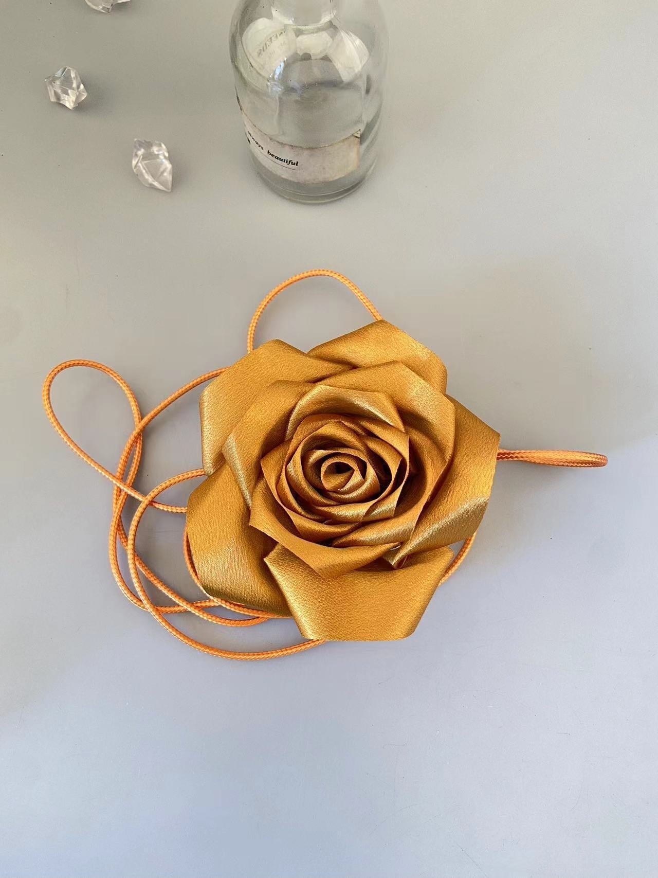 d7077176b6b7d700febad0717fb524da.jpeg Fashionslee Women Ayano Flower Choker