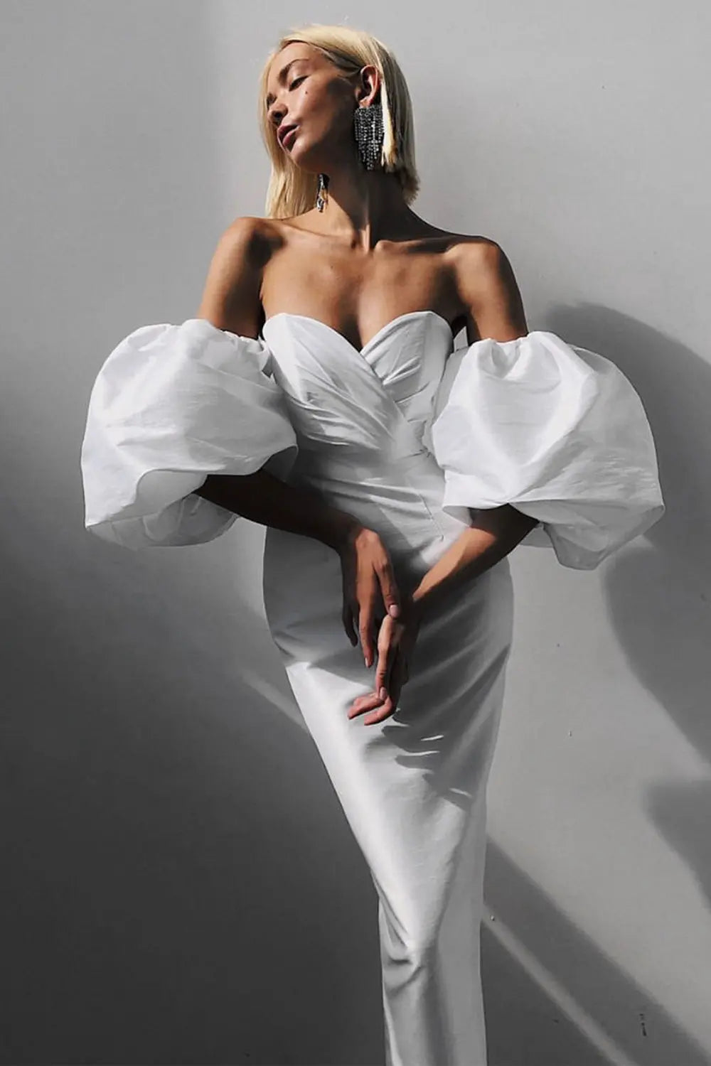 d76641c473b7c6c4067f475aec2f2b77.jpeg Fashionslee Women Off Shoulder Backless Puff Sleeves Midi Dress