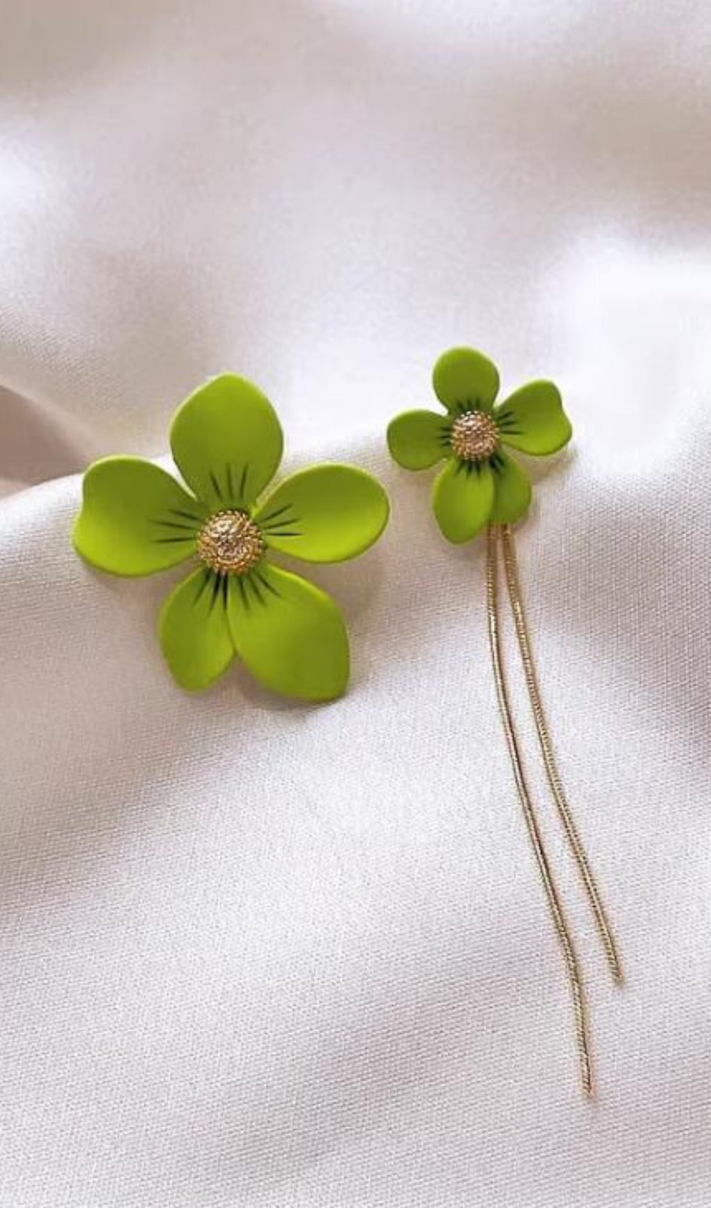 Fashionslee Women Asymmetrical Tassel Flower Earrings