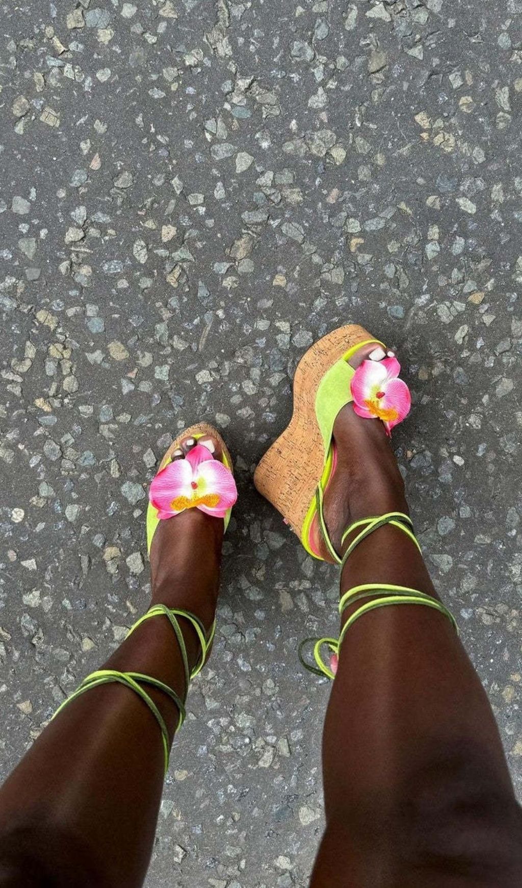 d8660f291f8ffbd8fe941036654c8a1f.jpg Fashionslee Women Kyomi Green Flower Heels with Thick Soles