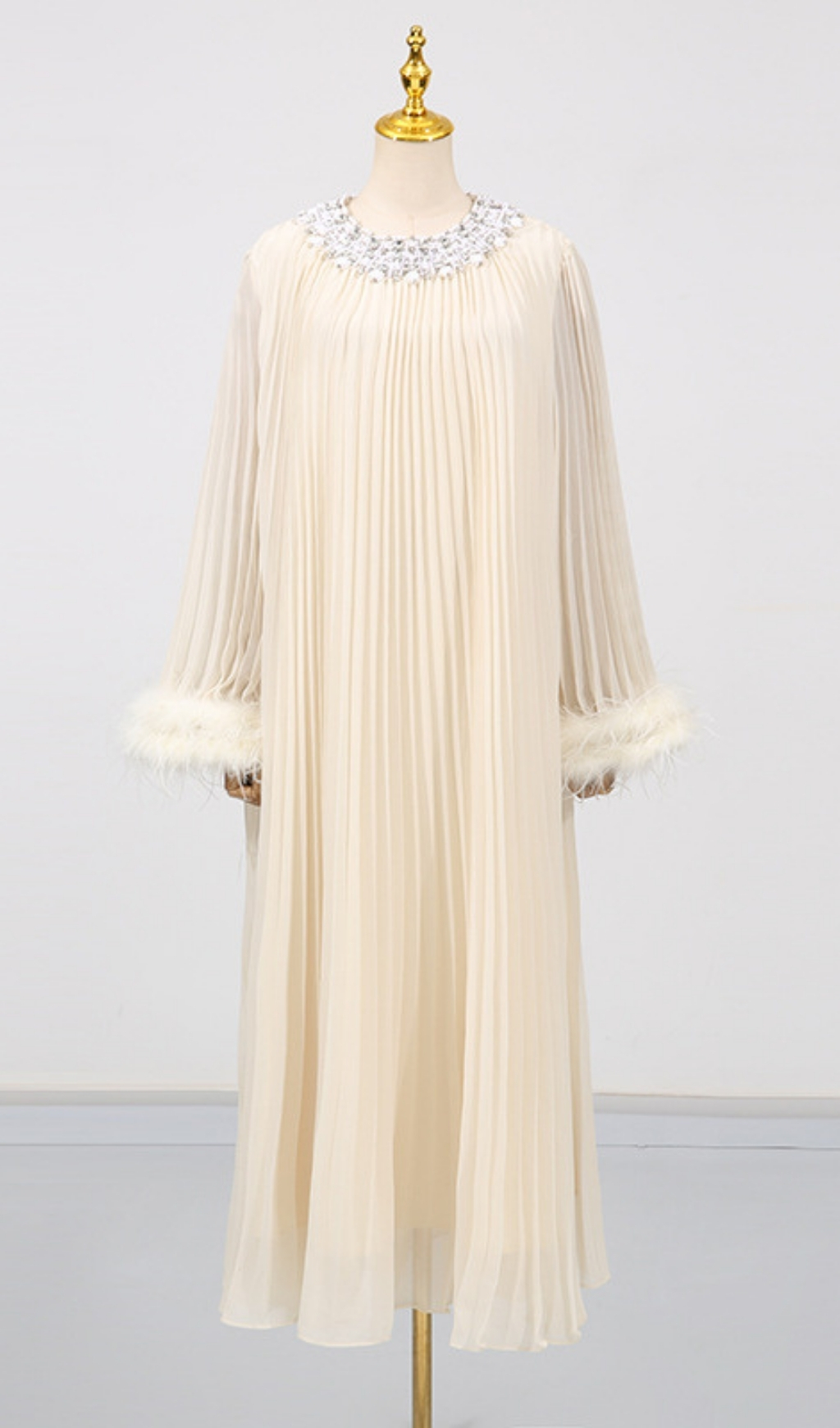 d876c21fd5241ea10006bbb70f404e3e.jpg Fashionslee Women Felipe Embellished Feather Pleated Maxi Dress