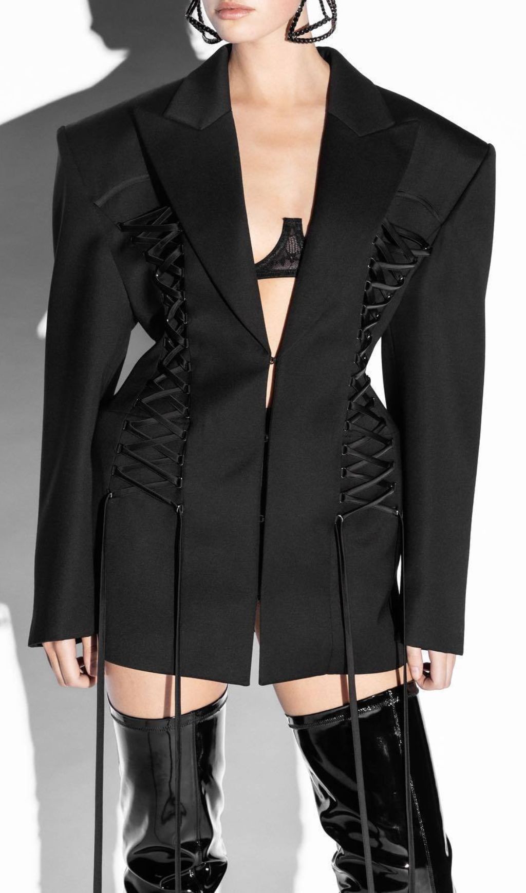 dd11005a75e6e851994dec7a9b448460.jpg Fashionslee Women Ishan Black Lace-up Blazer Dress