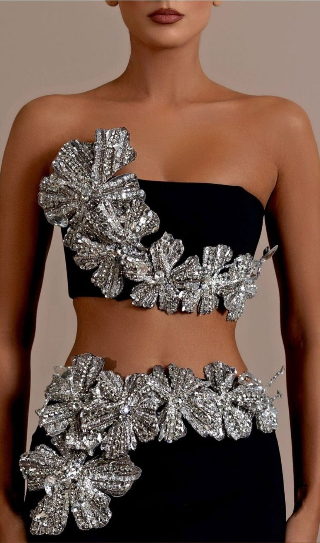 dd22d878efd766147d8c355ad12396a2.jpeg Fashionslee Women Banner Black Flower Crystal Two-Piece Set