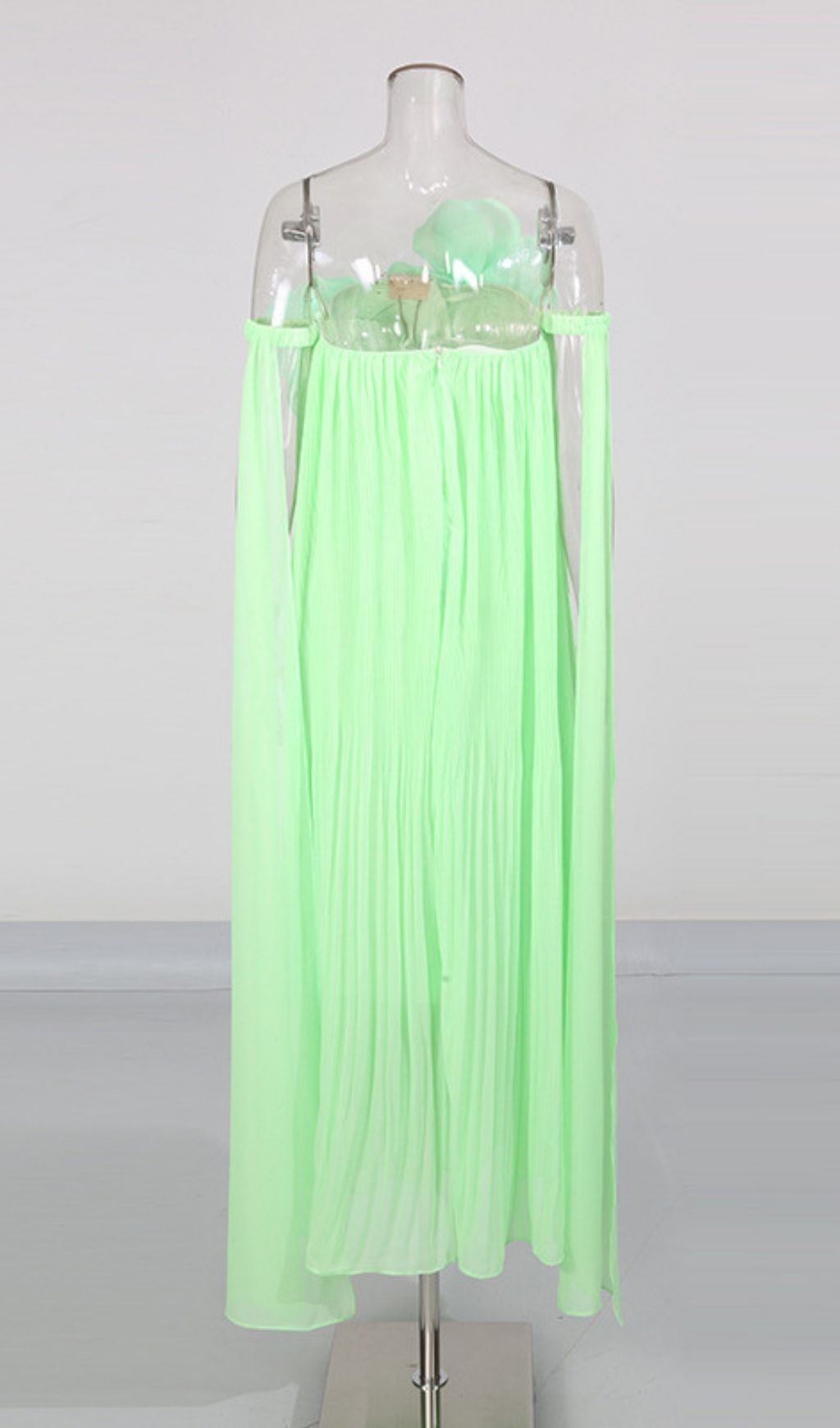 dda933520c047c7ceadd118acfa32a6e.jpg Fashionslee Women Keyah Green Flower Maxi Dress