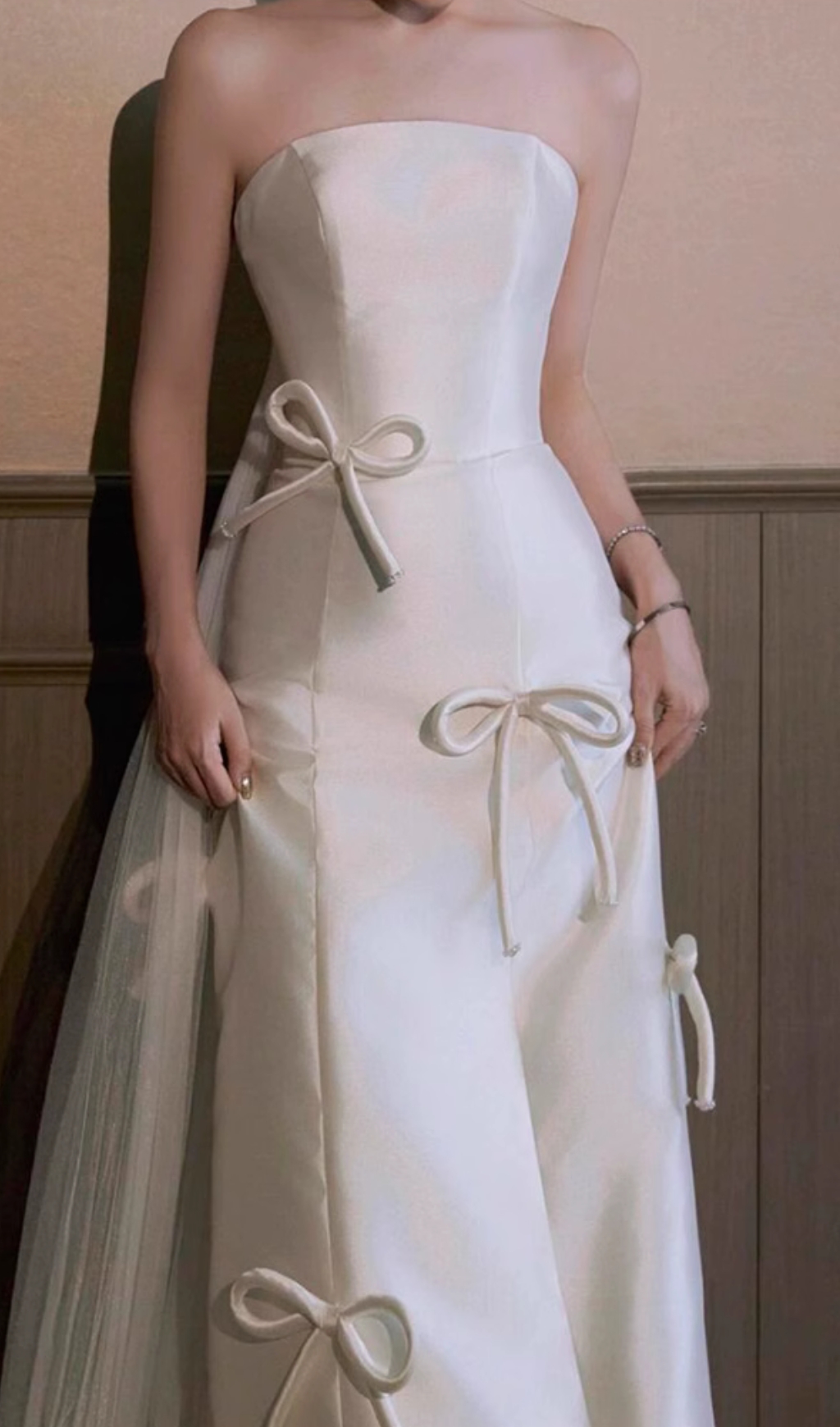 de6feb65ba09cc1fcb842d99d771416b.jpg Fashionslee Women Chynna White Strapless Bow Wedding Dress