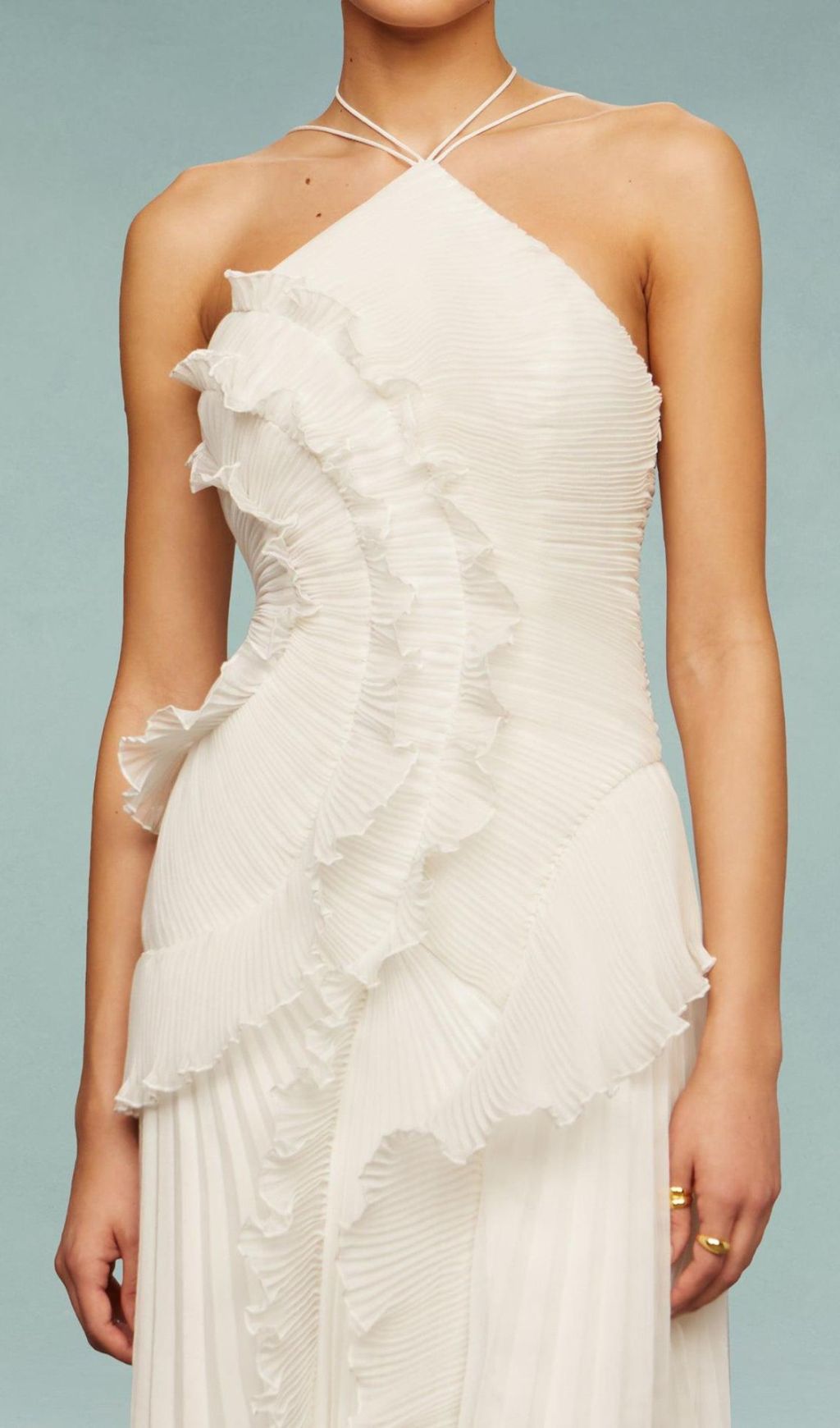 WHITE HALTER PLEATED MAXI DRESS – TRENDING - OWNCI WHITE HALTER PLEATED MAXI DRESS – TRENDING - OWNCI