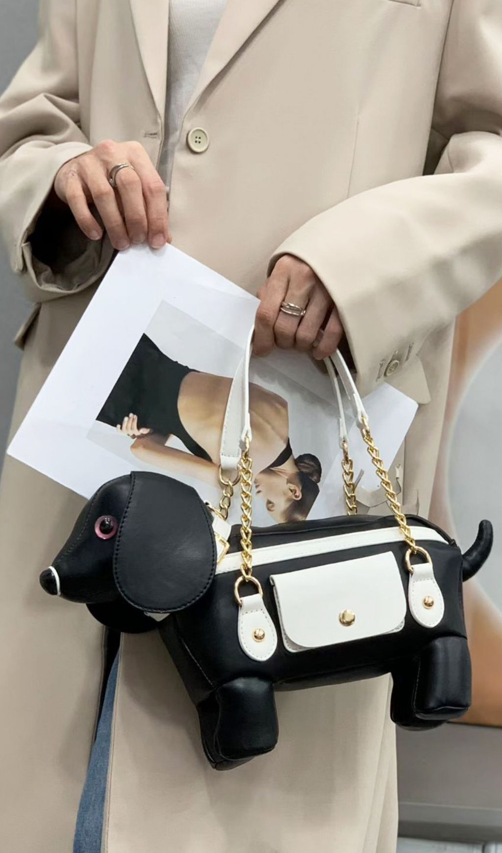 e0a83fffcd64afac7c9fa01aba3b585f.jpg Fashionslee Women Khari Black Dog-shaped Bag