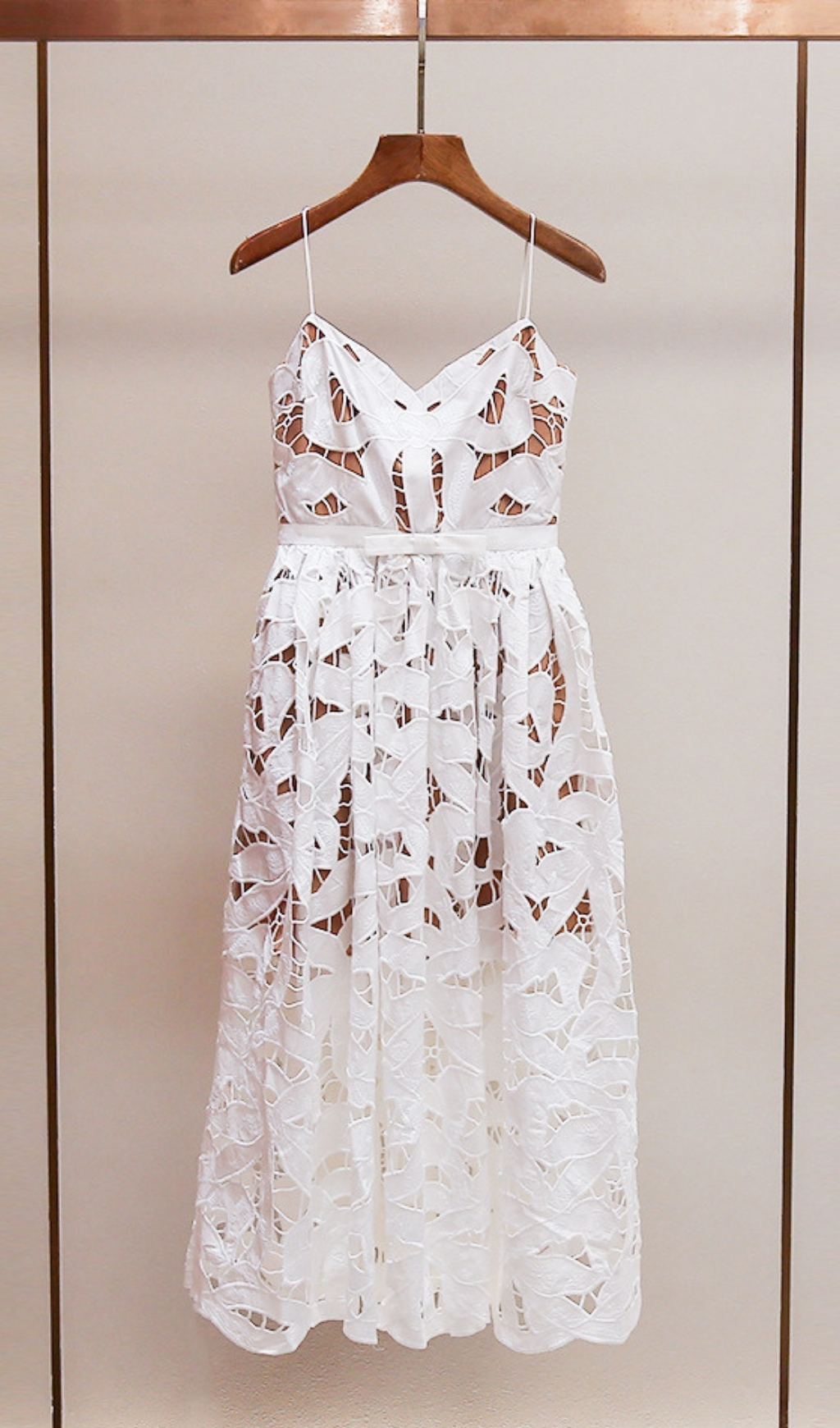 TRENDING WHITE EMBROIDERY MIDI DRESS - OWNCI TRENDING WHITE EMBROIDERY MIDI DRESS - OWNCI