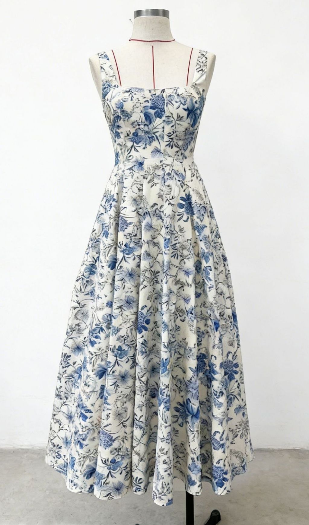 e5a76b0c6993b98178b390485a5f23ec.jpg Fashionslee Women Kenia Blue Strappy Floral Maxi Dress