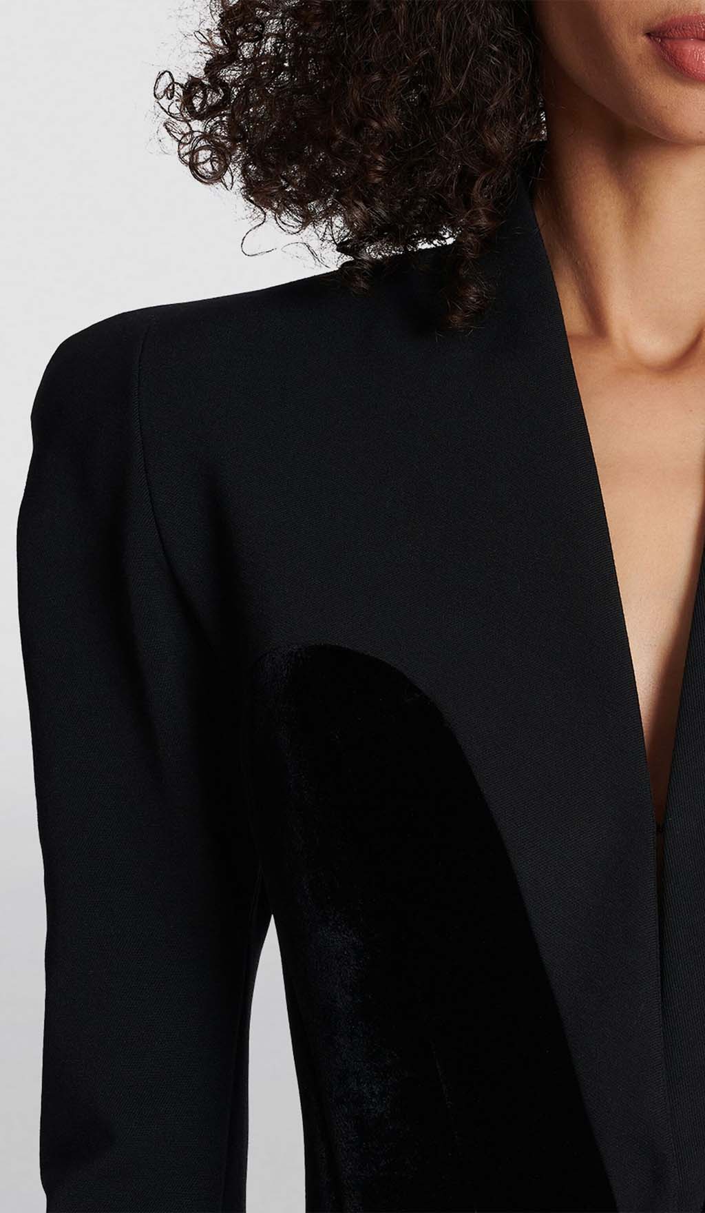 e675b9cc0a3deaff27dc760365dcf4fd.jpeg Fashionslee Women V Neck Two Pockets Blazer In Black