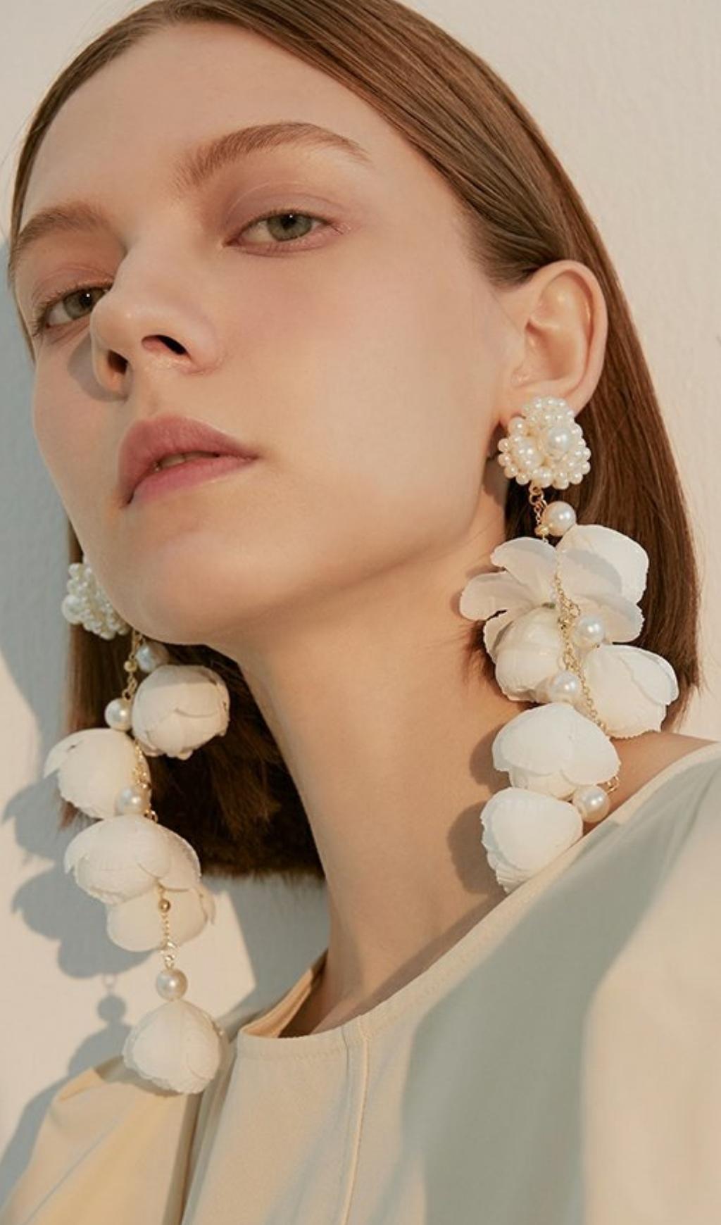 Fashionslee Women Alejandra White Pearl Flower Earrings