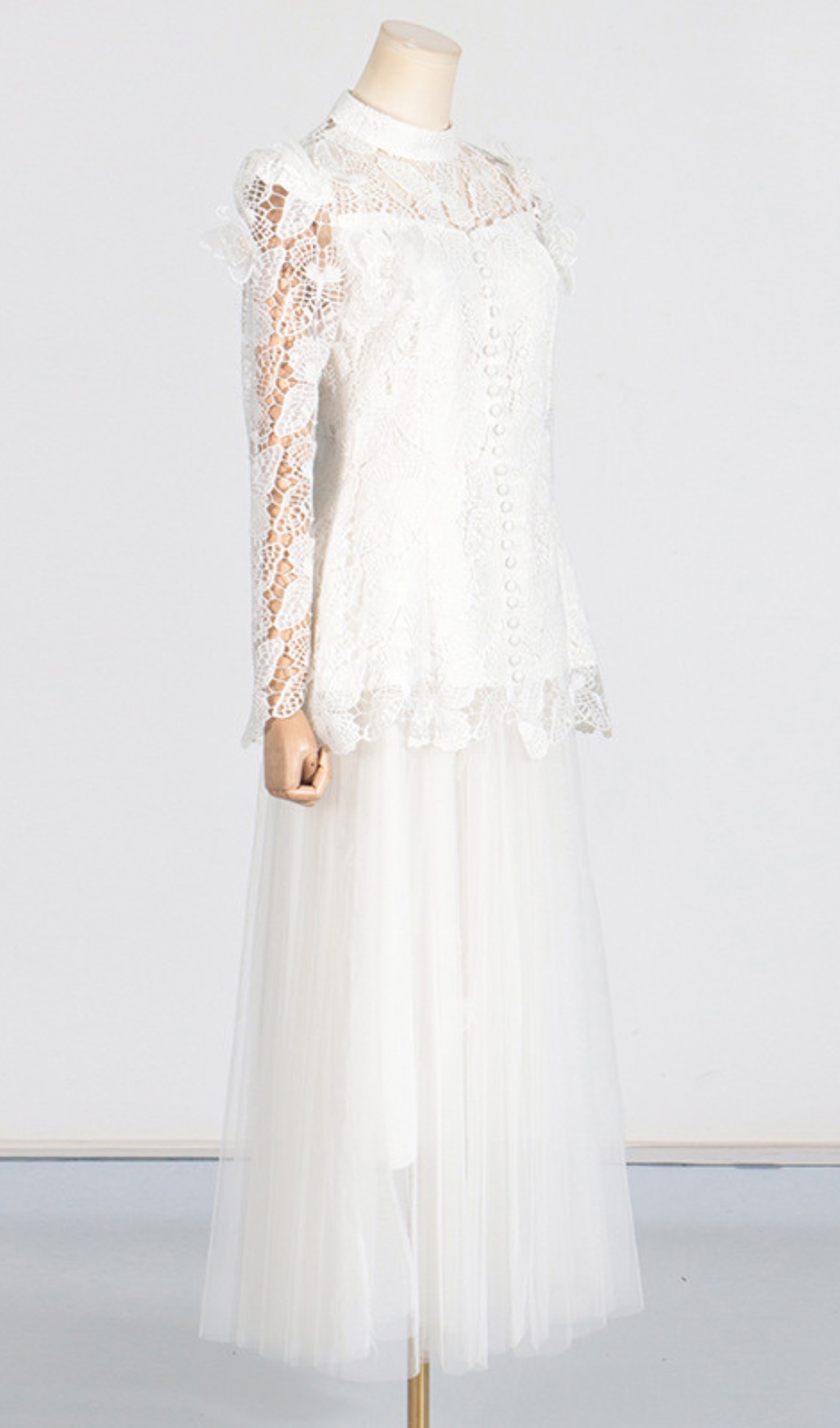 e9c5e8c7577ac9ba8c70089f17a9d6e8.jpg Fashionslee Women Ceyla Flower Embroidery Mesh Skirt Set