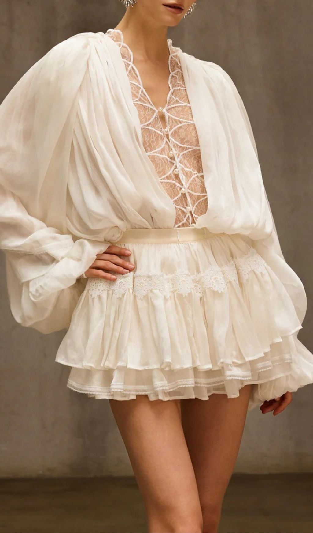 ea44bc1d59555833fac1b105e68199b7.jpg Fashionslee Women Dzhokar Balloon Sleeve Lace Skirt Set