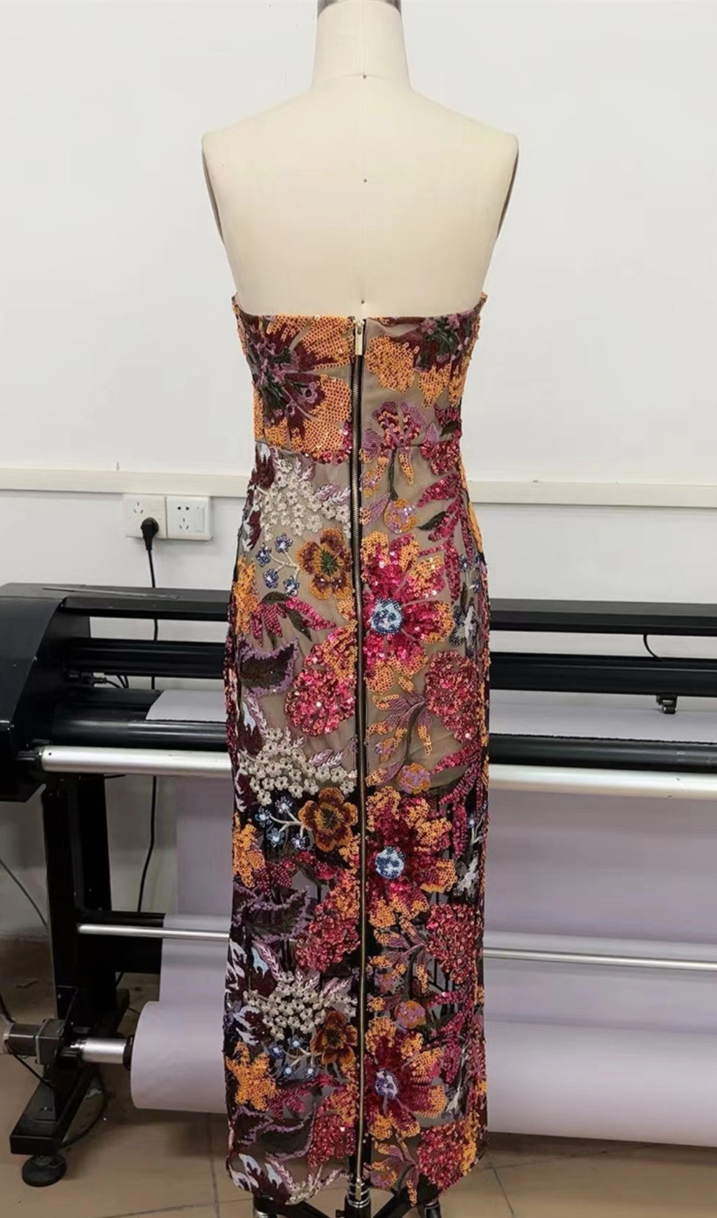eb3467358a4a1a37c5ea5973381612ac.jpeg Fashionslee Women Aimee Floral Sequin Maxi Dress