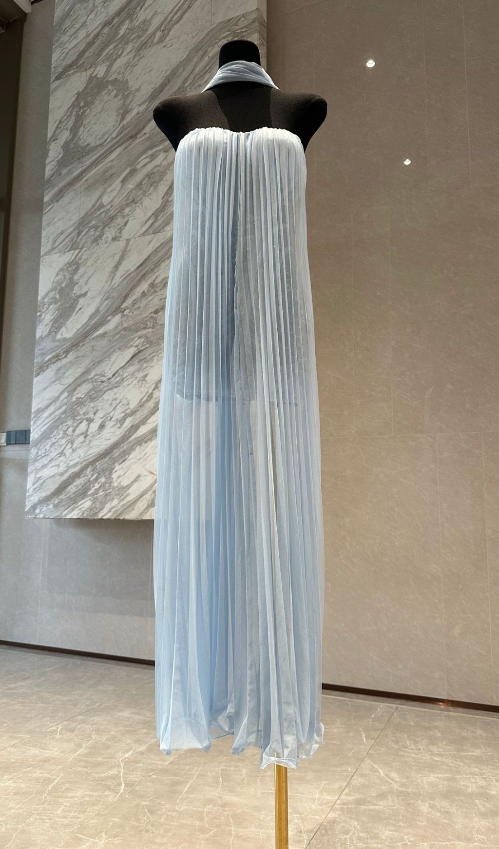 eb537f4f386dab1a94e8f3b8a0bf7e79.jpg Fashionslee Women Fintan Blue Strapless Mesh Lace Maxi Dress