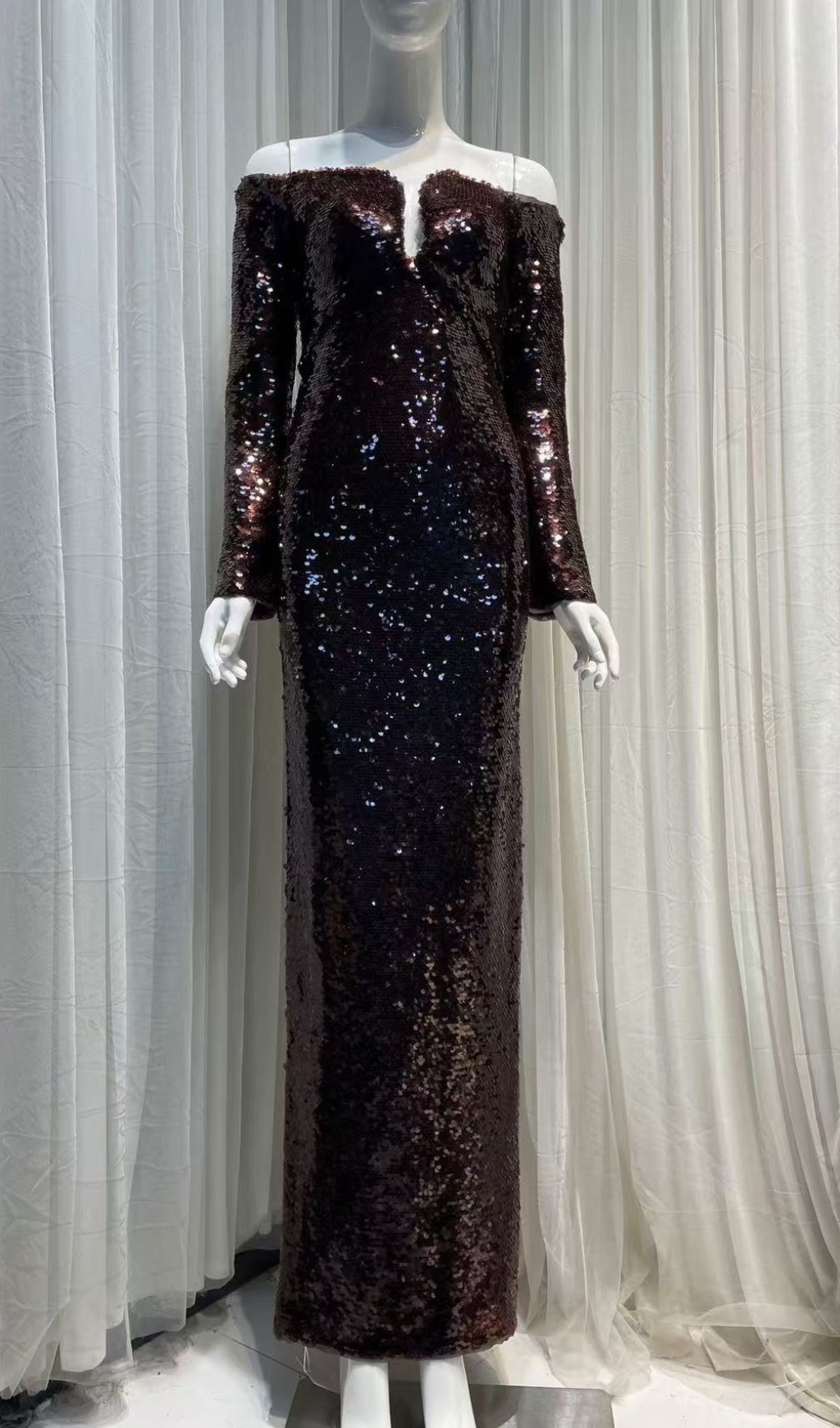 ee4a0d33cea9c01d17b2e7b4603bdfb0.jpg Fashionslee Women Cashlin Long Sleeve Sequin Maxi Dress