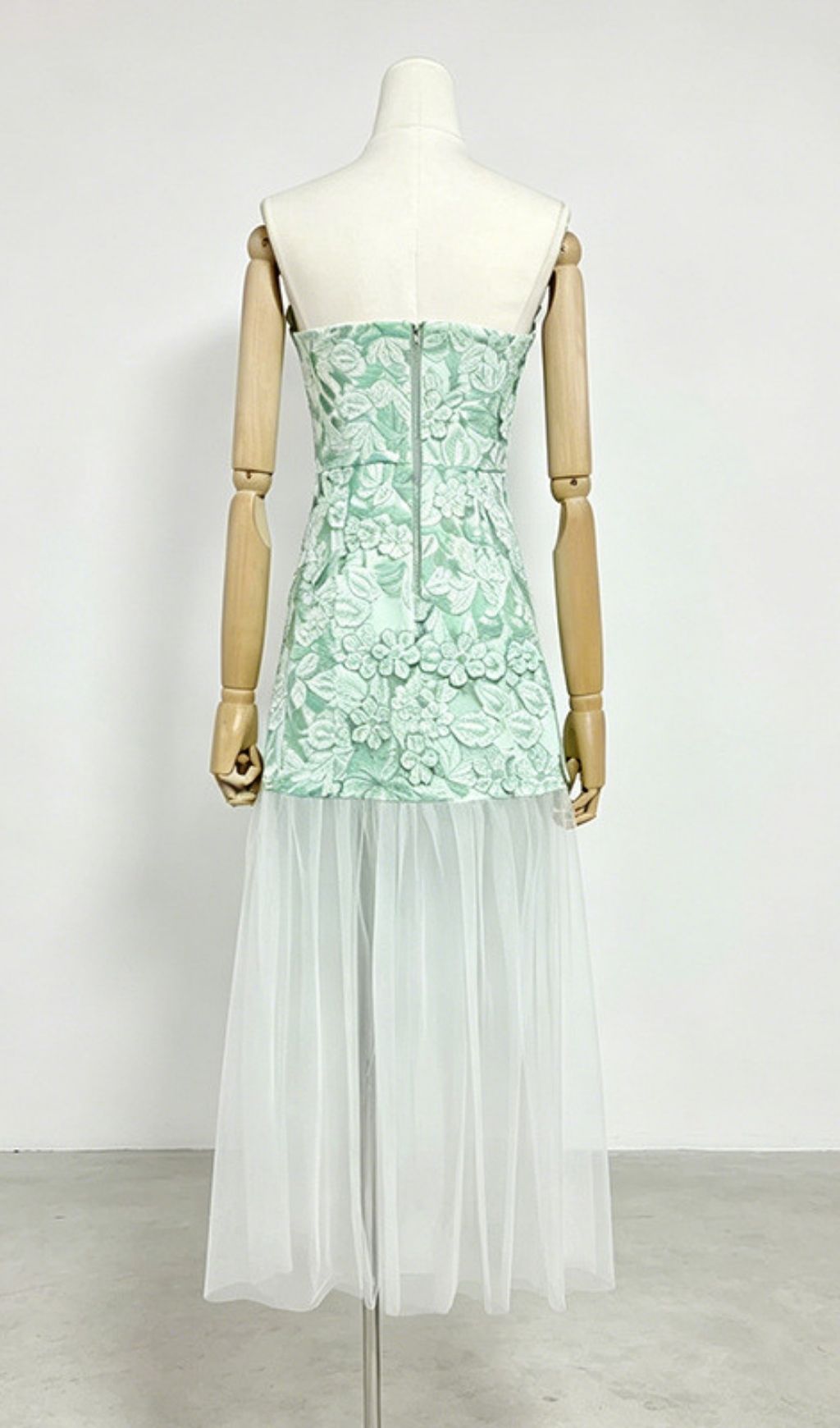 eec42c577f1d6a21212393acc4f934c4.jpg Fashionslee Women Kismet Green 3D Flower Mesh Maxi Dress