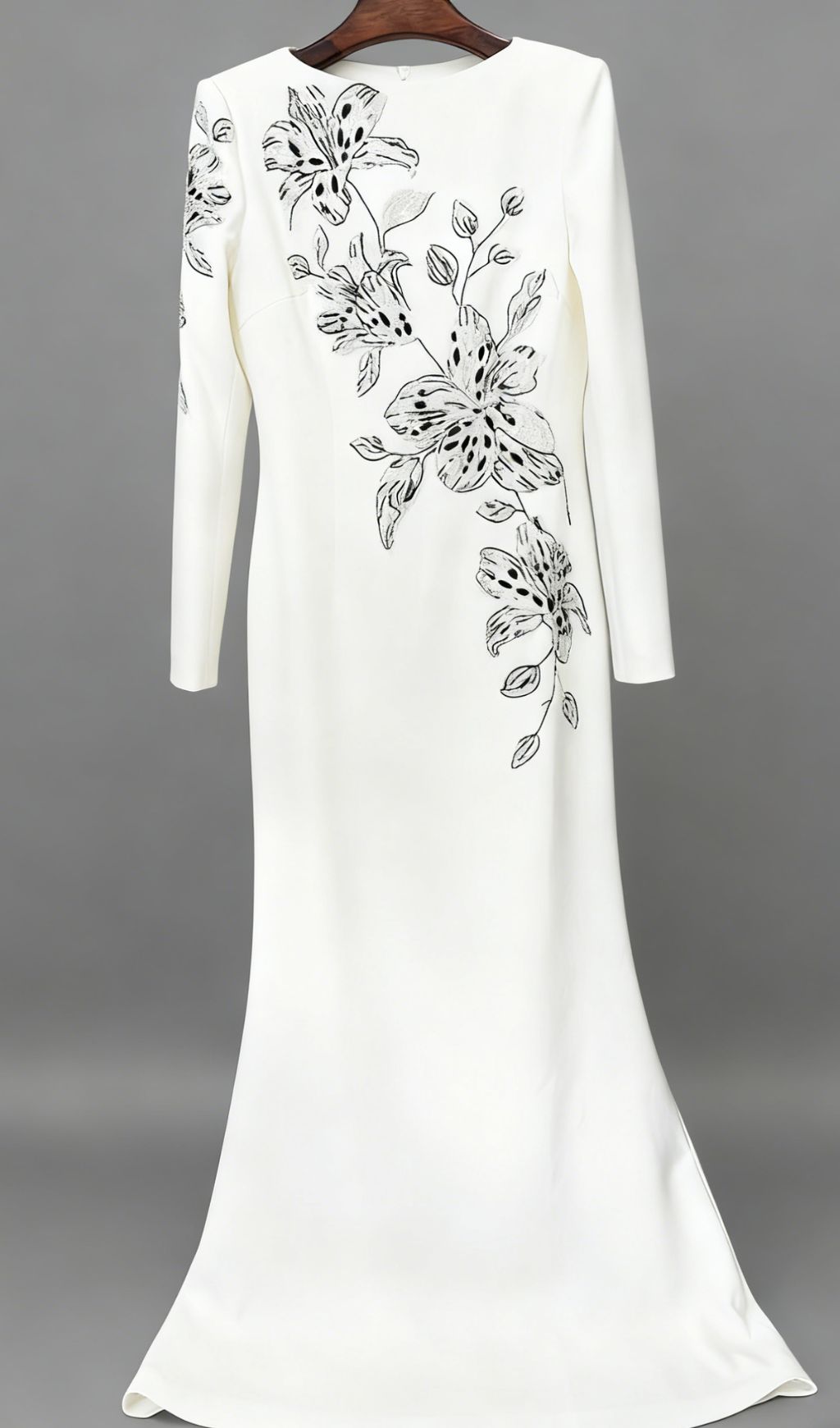 ef8d0d97cabb2ad1ad64ade50d5b3ab8.jpg Fashionslee Women Jessica White Flower Embellished Gown