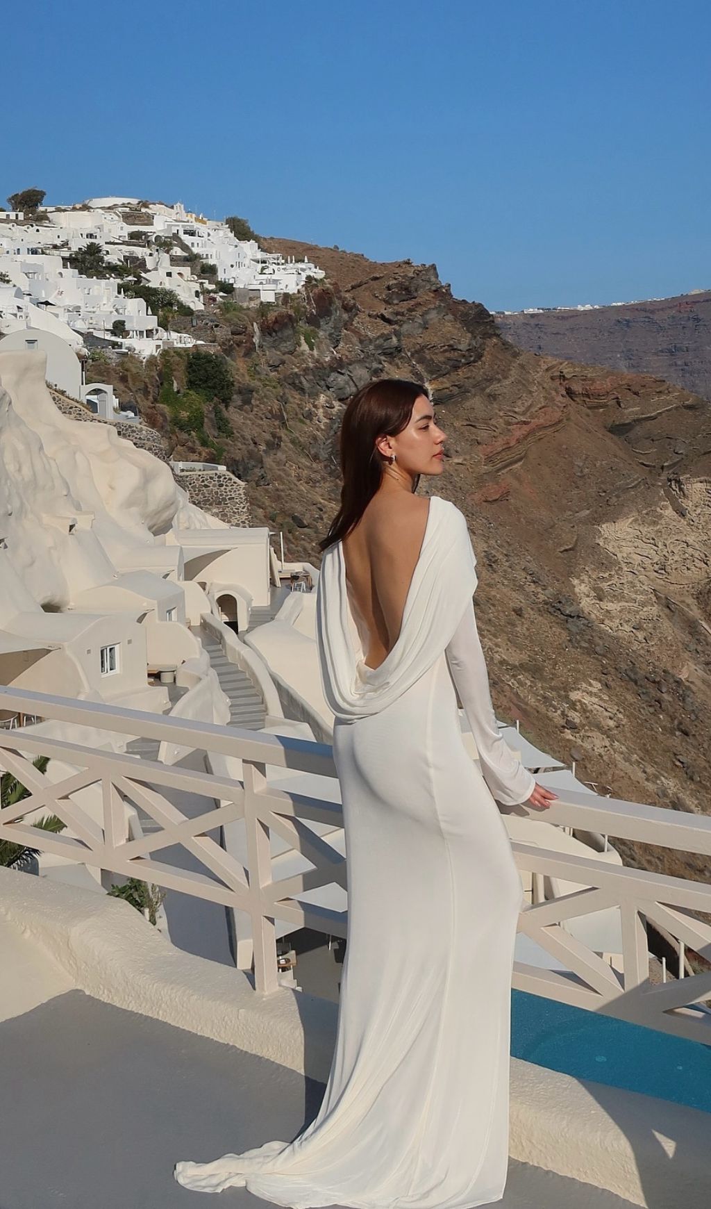 Fashionslee Women Joachim White Backless Long Sleeve Maxi Dress
