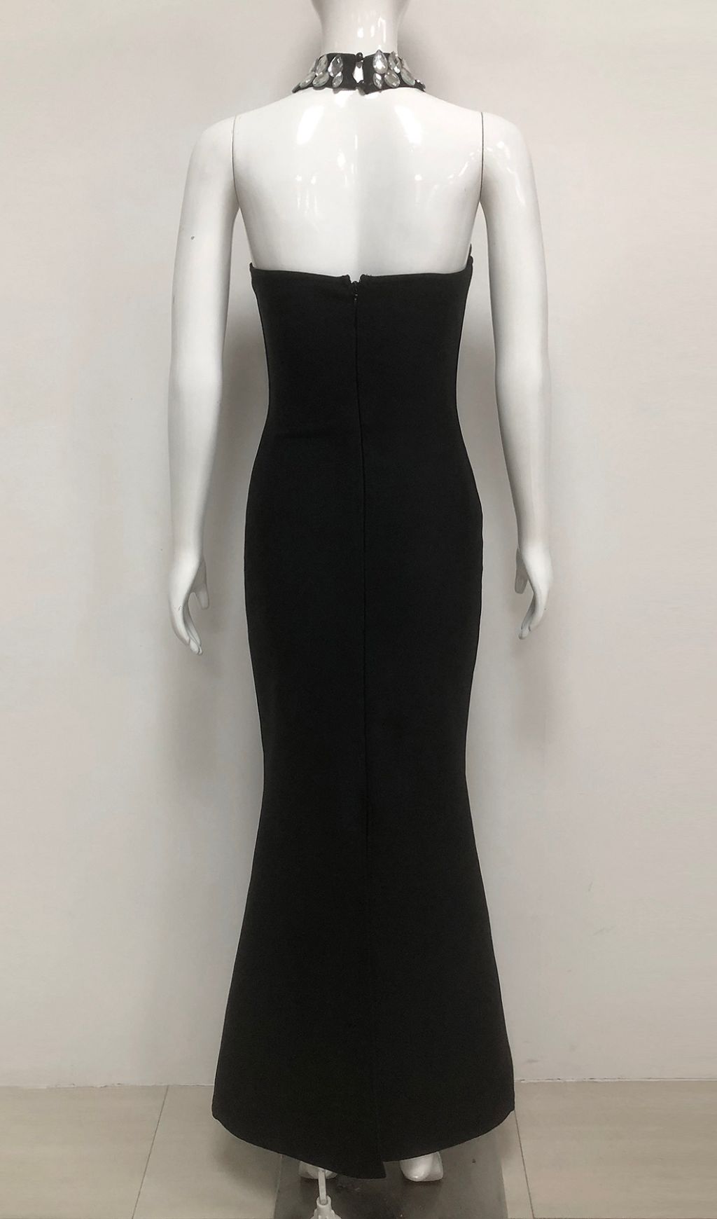 BLACK RHINESTONE HALTER MAXI DRESS – VIRAL AESTHETIC - OWNCI BLACK RHINESTONE HALTER MAXI DRESS – VIRAL AESTHETIC - OWNCI