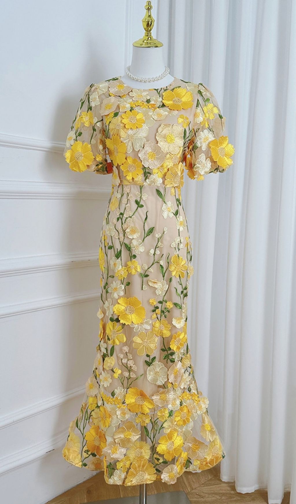 f277d3576f6dc53484f614f71e353f26.jpg Fashionslee Women Kura Puff Sleeve Flower Embroidery Midi Dress