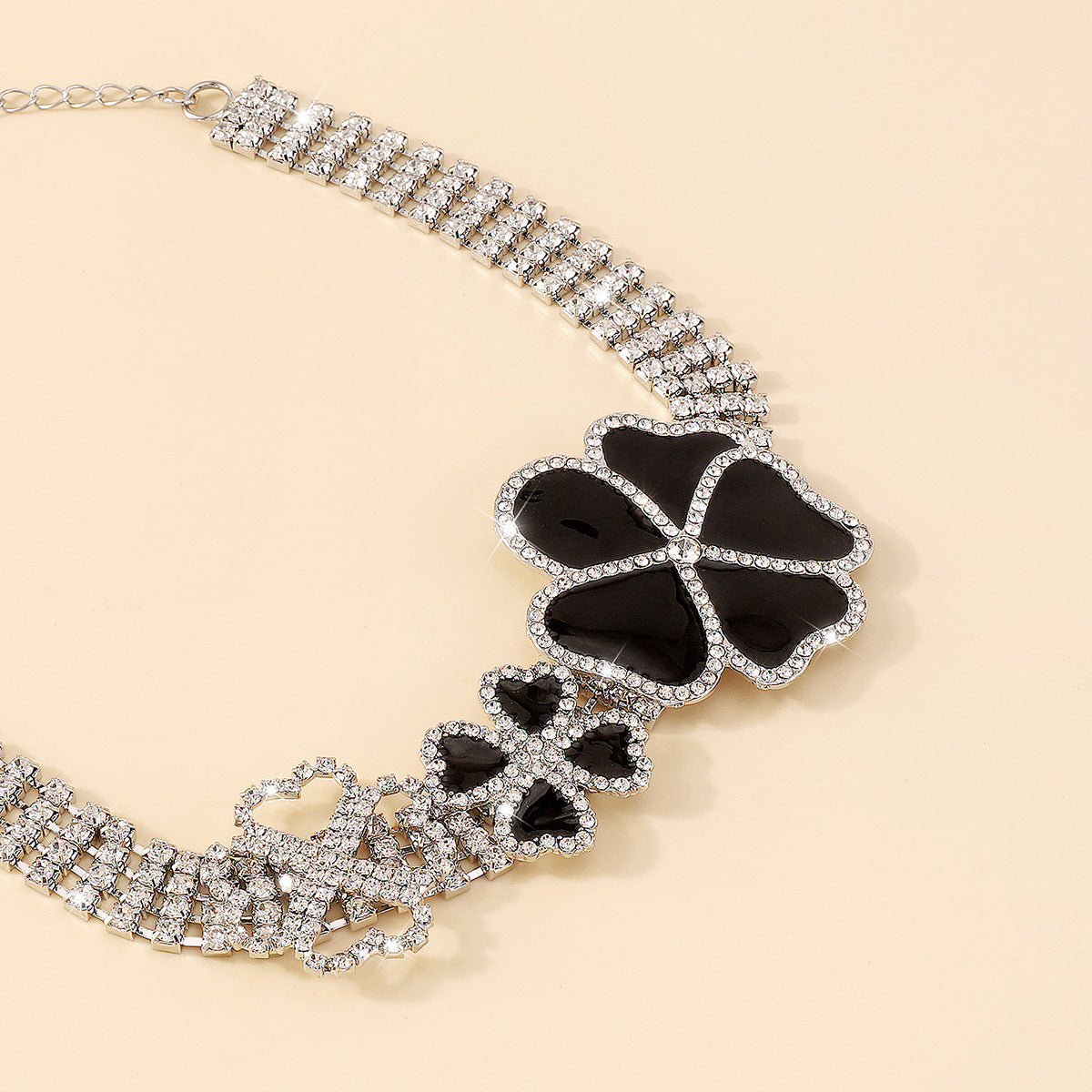TRENDING GEOMETRIC FLOWER RHINESTONE CHOKER - OWNCI