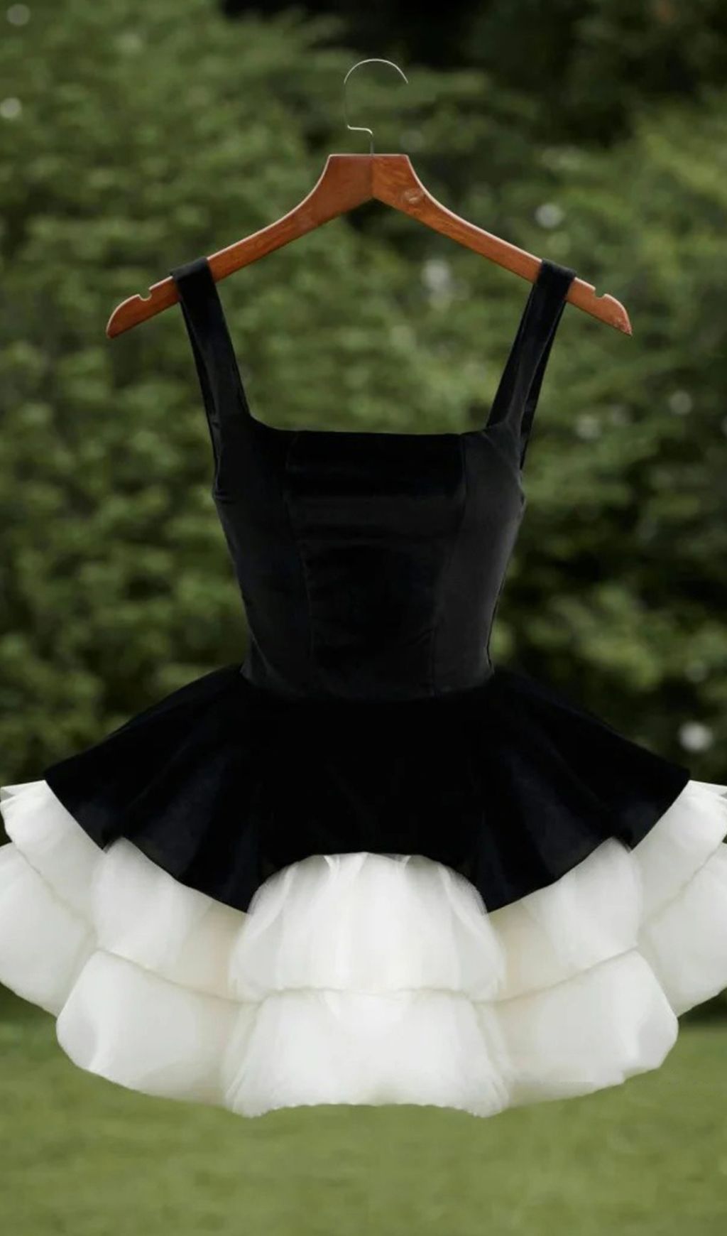 f4b76f6e677d998f8a0bdc773ae59c89.jpg Fashionslee Women Floyce Black White Patchwork Mini Dress