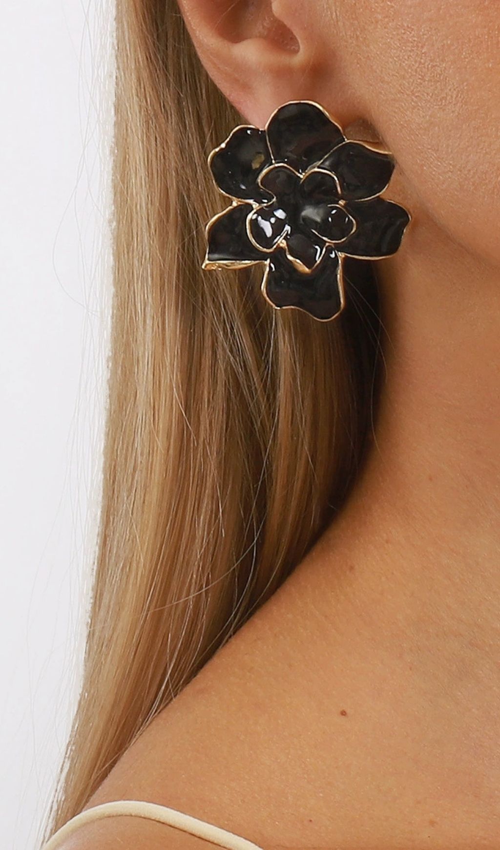 f551ac0e5efab4a2513e3b68e2a19cb0.jpg Fashionslee Women Julisha Flower Earrings