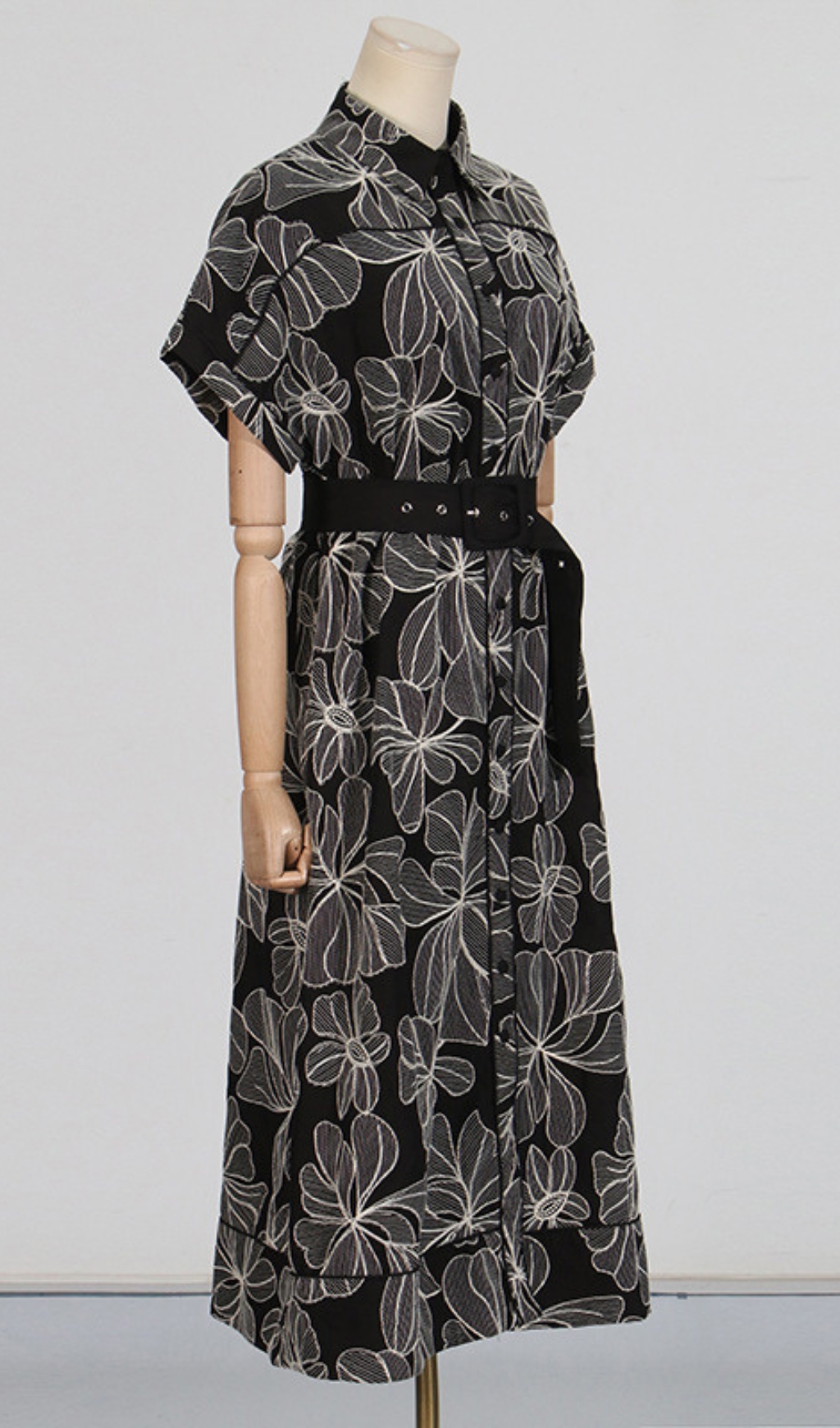 f6ba968166d74120d18c4814a4df69d9.jpg Fashionslee Women Davan Black Flower Midi Dress