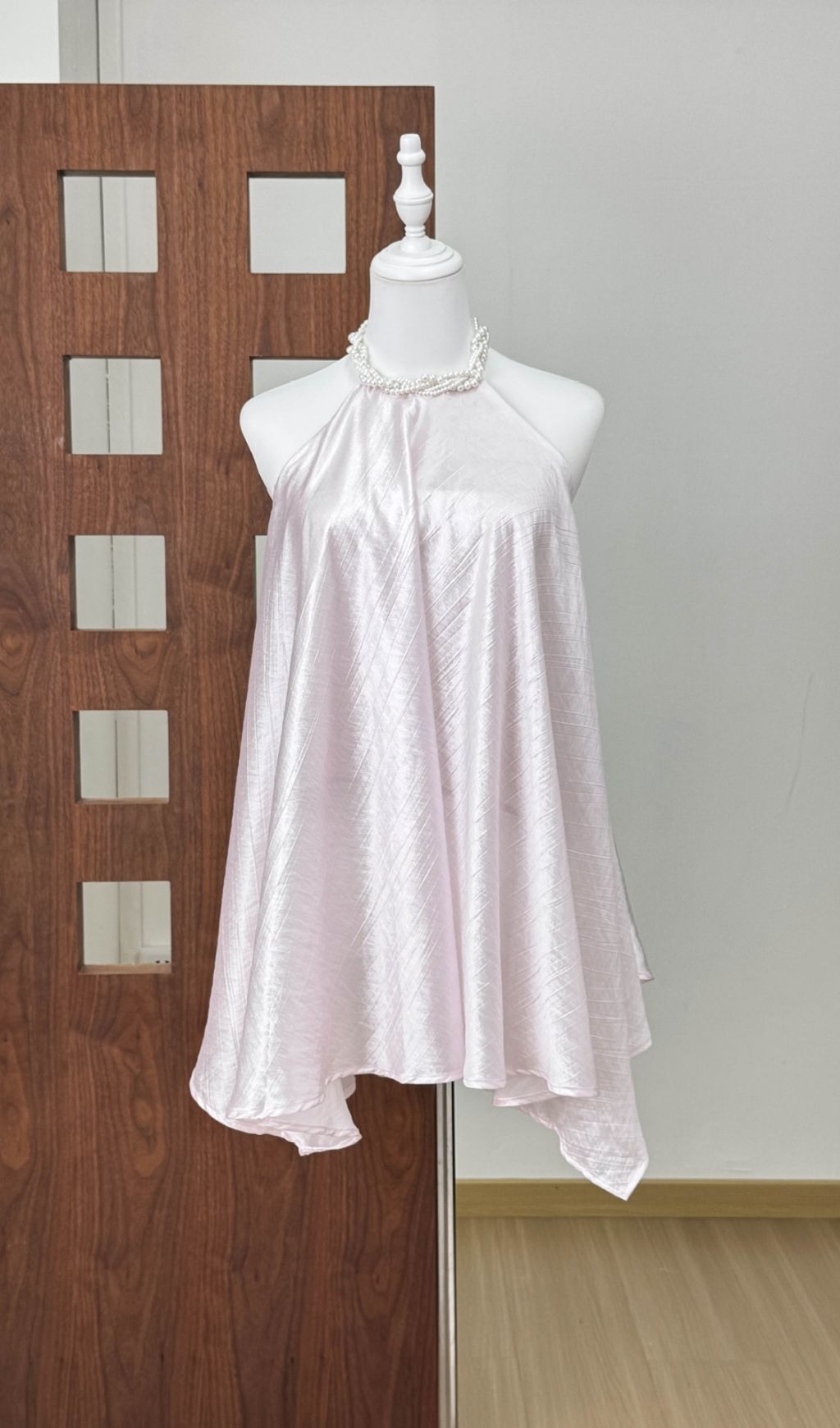 TRENDING OPEN BACK PEARL MINI DRESS - OWNCI TRENDING OPEN BACK PEARL MINI DRESS - OWNCI