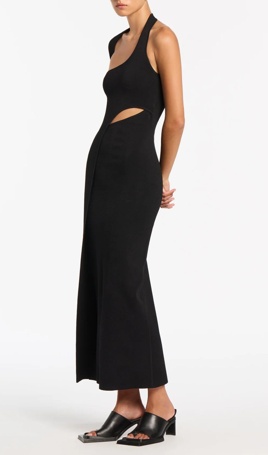 f7a4f90e4fa566b25770bc46d35d7a64.jpeg Fashionslee Women Aiyana Black One Shoulder Maxi Dress