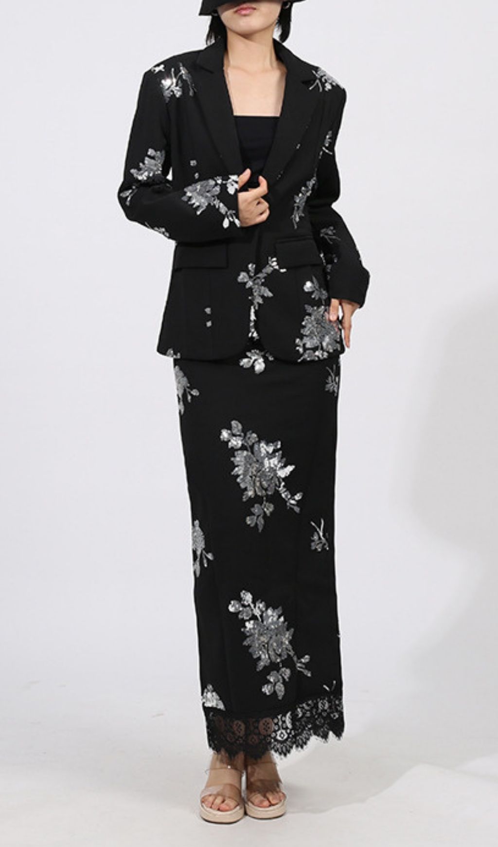 f8e1aa77095f83a85887f7623f789145.jpg Fashionslee Women Gonca Sequin Flower Embellished Two-Piece Set
