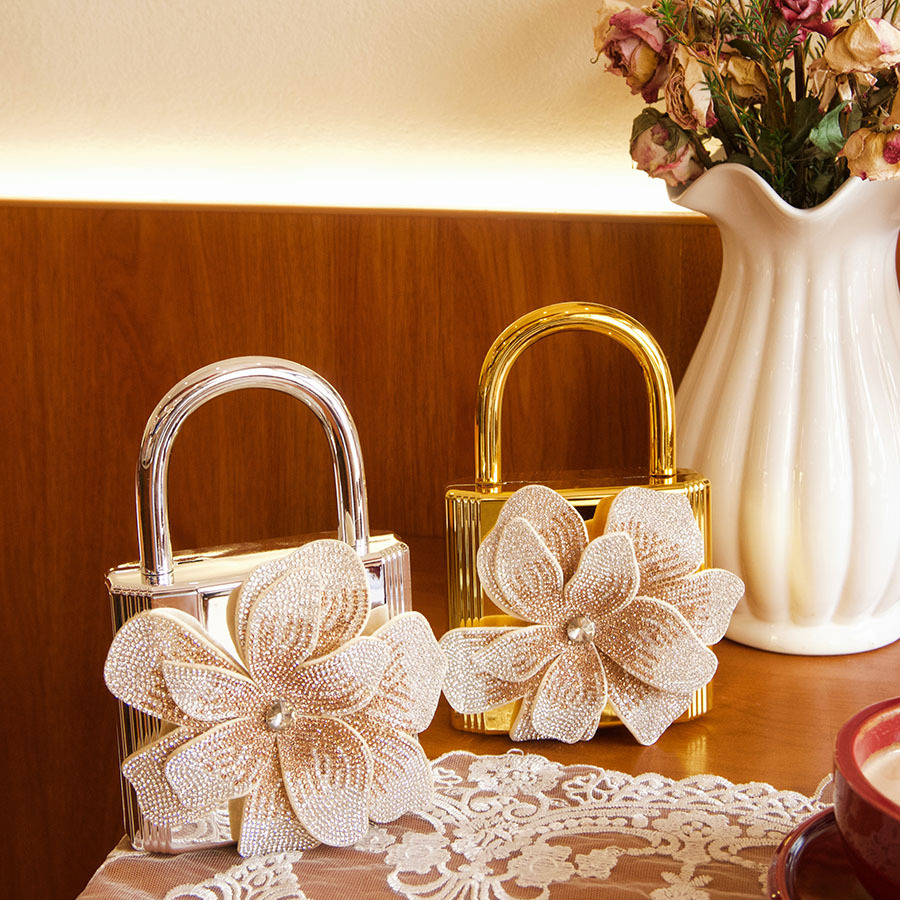 f980ff7ff5e9868d6ff702a25f289994-1.jpg Fashionslee Women Khori Gold Flower Diamante Bag