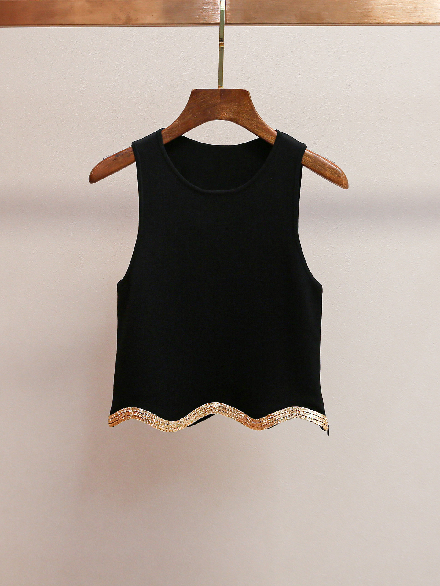 f993b1805e8db95b4c6d4c14253f9d70.jpg Fashionslee Women Cropped Jumper with Chain Detail