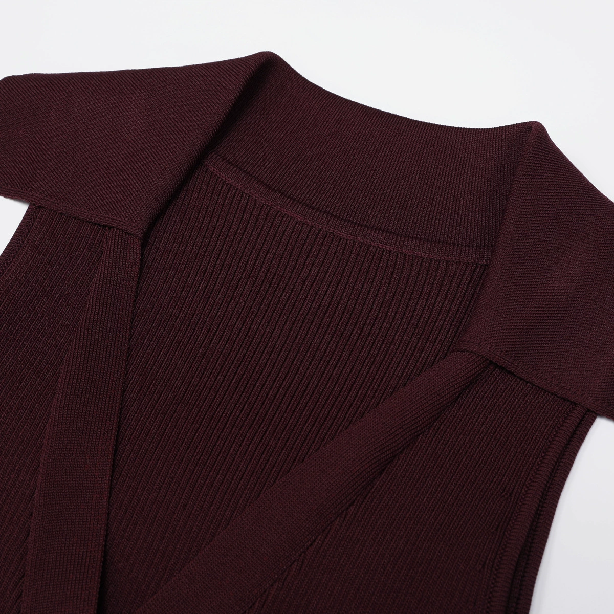 fb79f599493dadfb3b4c37f3f75364c7.webp Fashionslee Women Kimi Mahogany Sleeveless V-neck Knit Maxi Dress