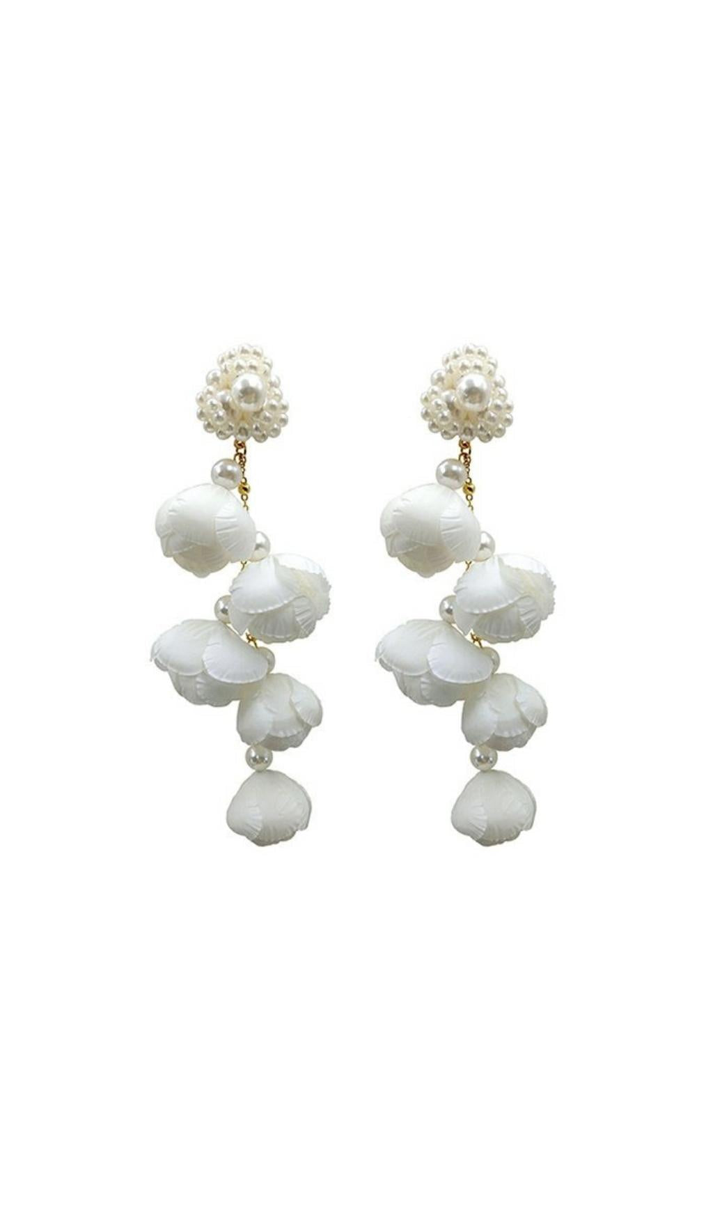 fcd0a31b5757d055ea134d260d76b12c.jpeg Fashionslee Women Alejandra White Pearl Flower Earrings