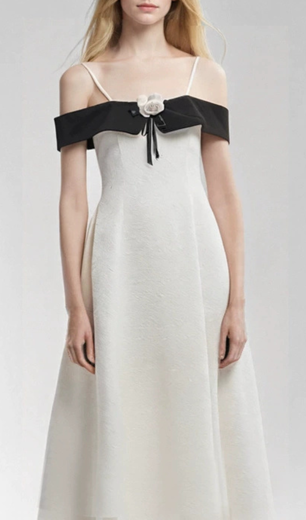Fashionslee Women Gamma Flower Embellished Midi Dress