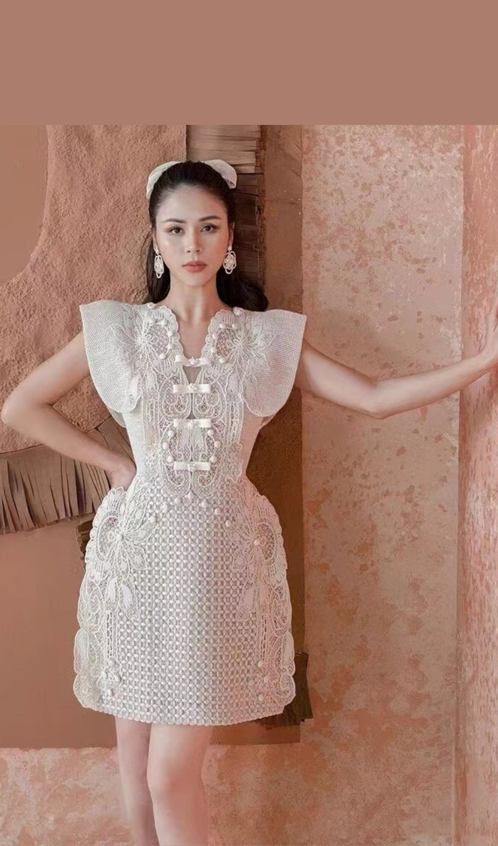Fashionslee Women Lace Waist-Tightening Midi Dress In White