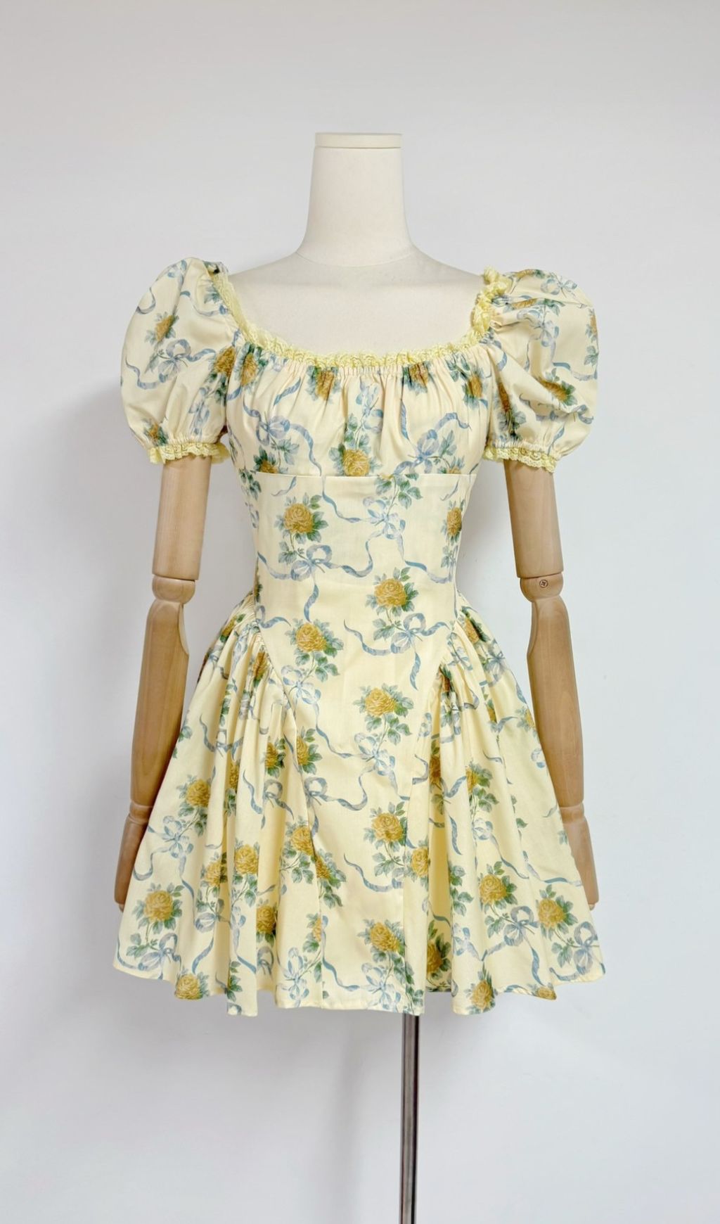 ff47c745eb9a7c5f3e43d1365be81fa2.jpg Fashionslee Women Fantasia Floral Square Neck Mini Dress