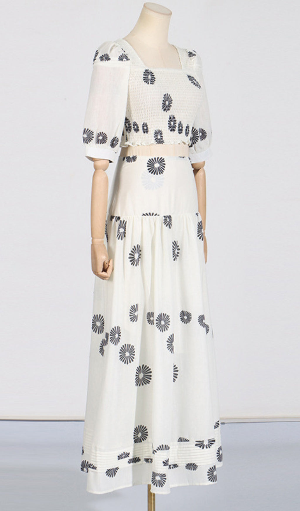 09ed08ec6b0859bbd4ea77dfc5227985.jpeg Fashionslee Women Blossom White Printed Maxi Skirt Set
