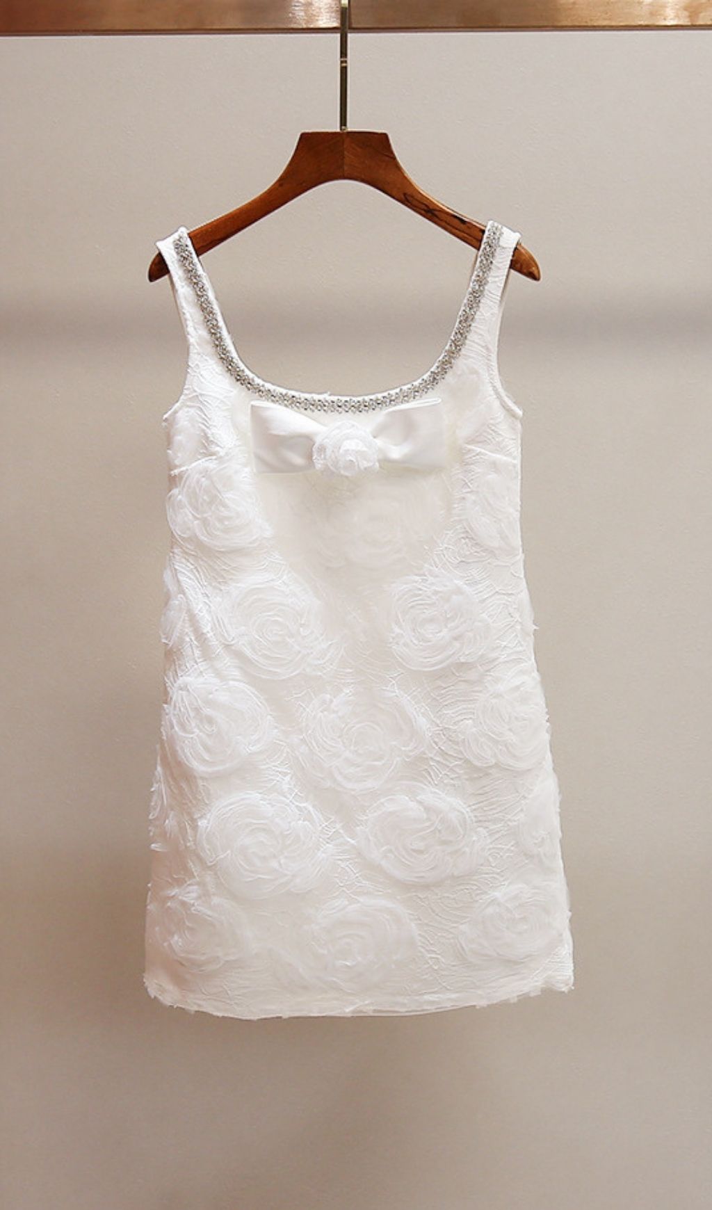 0e1959f11a7293d5038da85cd262578b.jpg Fashionslee Women Leanna White Flower Mini Dress