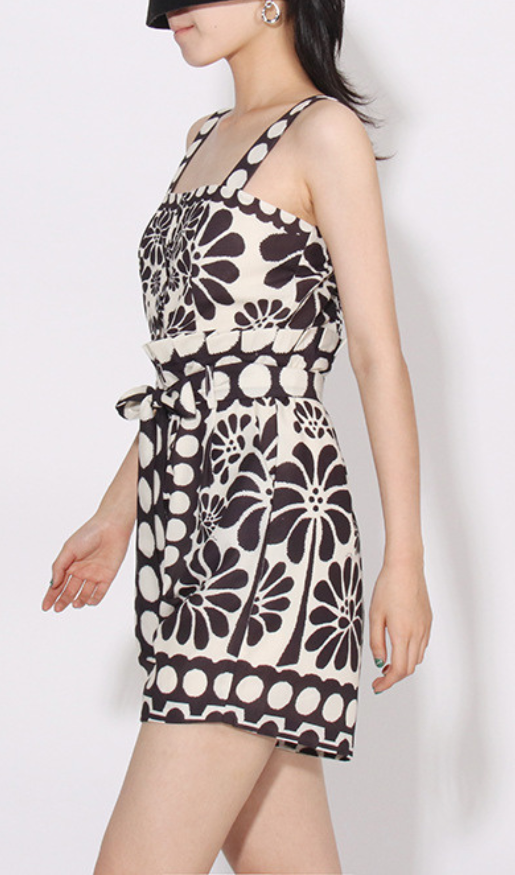 0e6053199f4fbce772cd3b58f6624738.png Fashionslee Women Asatira Black Printed Romper
