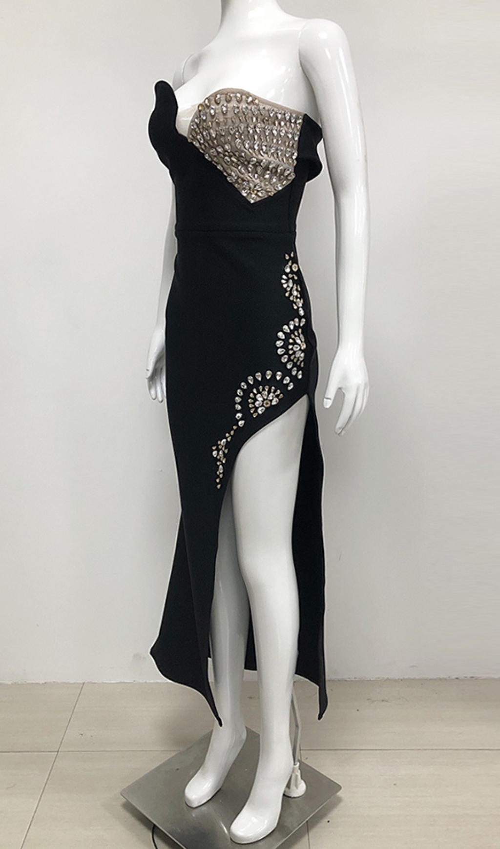 15ec5ecc071b7308b9d7dac612ec3643.jpg Fashionslee Women Cielle Black Strapless Crystal Maxi Dress