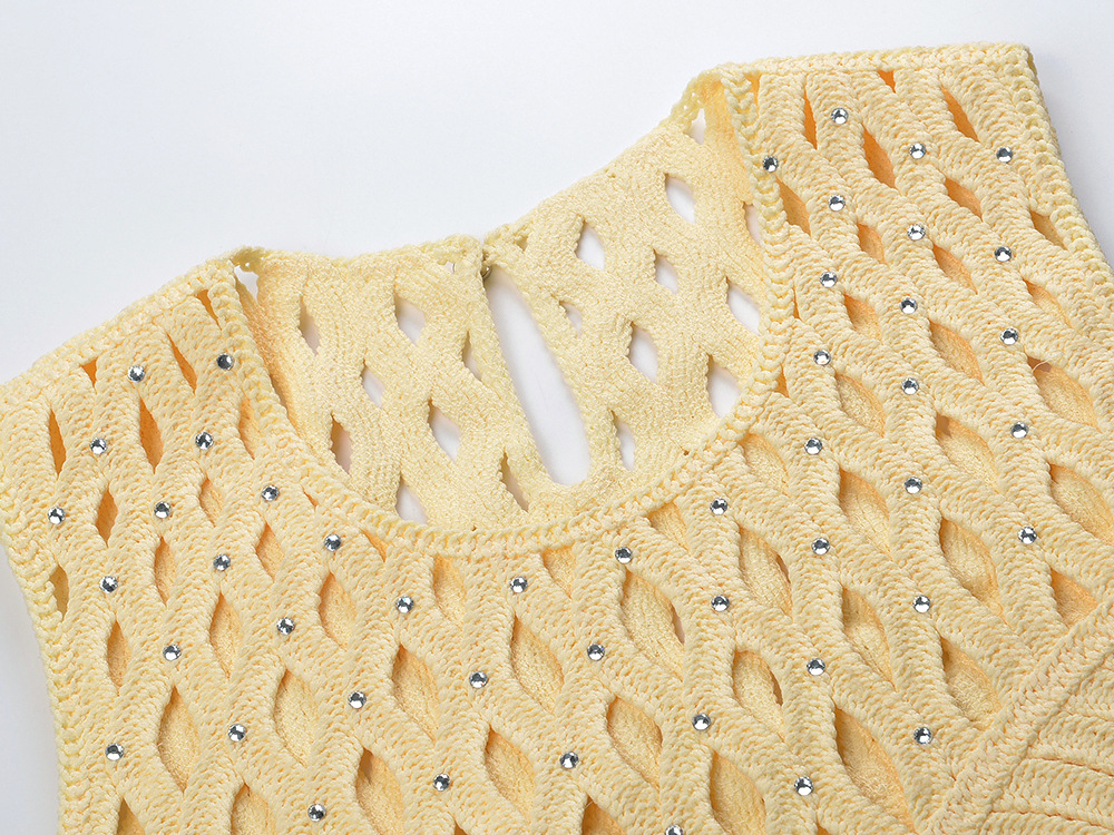 Fashionslee Women Crocheted Rhinestone Top