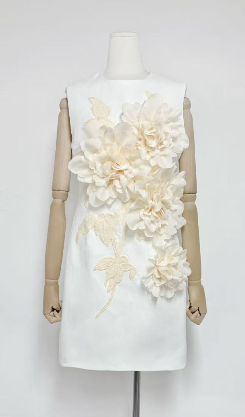 2042cab77aea79d046ff41f604070eb6.jpg Fashionslee Women Jocasta Sleeveless Flower Mini Dress