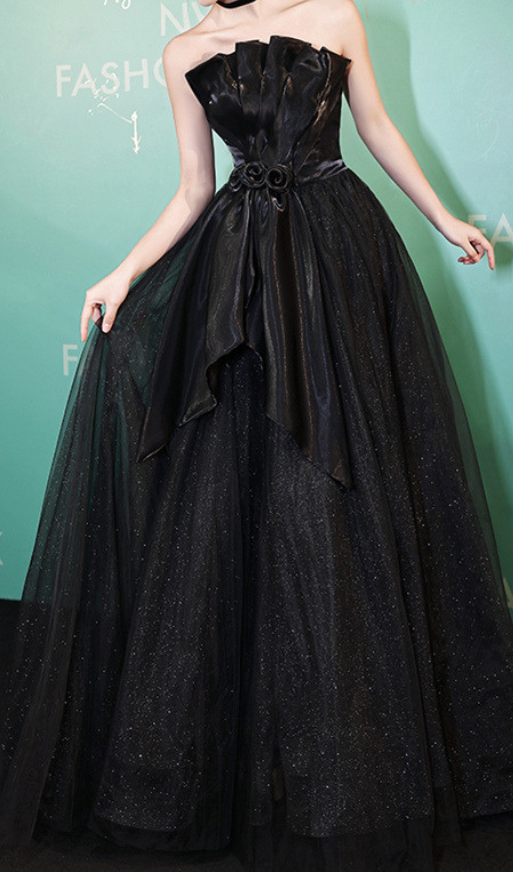 26eba5ec46758ac494f65ae711ab70f4.jpg Fashionslee Women Chiyeko Black Strapless Flower Maxi Dress