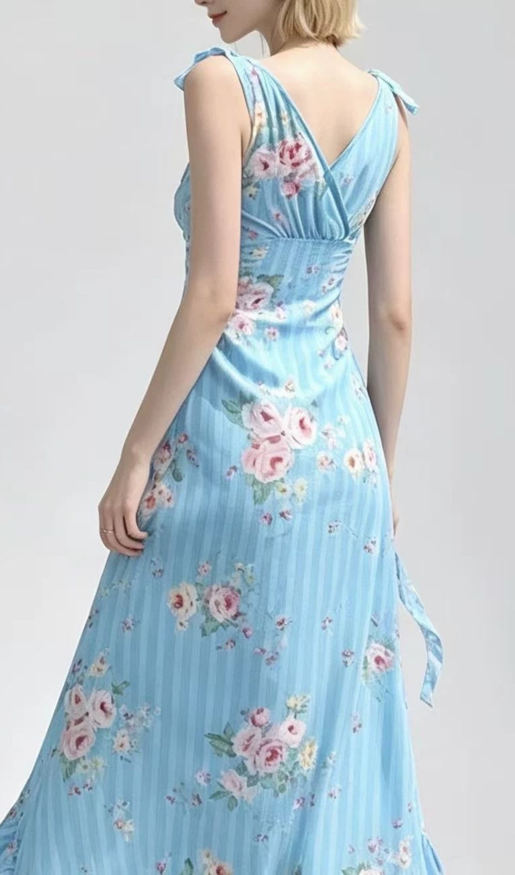 2d70ed018e5d9640f71249010a5e8cb6.jpg Fashionslee Women Lavali Blue Floral Ruffle Maxi Dress
